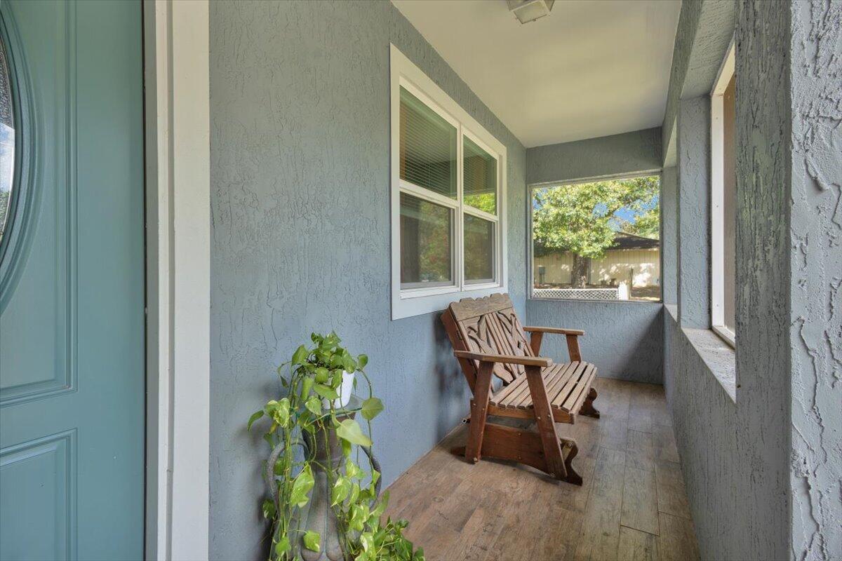 7202 Kenwood Road Property Photo 4