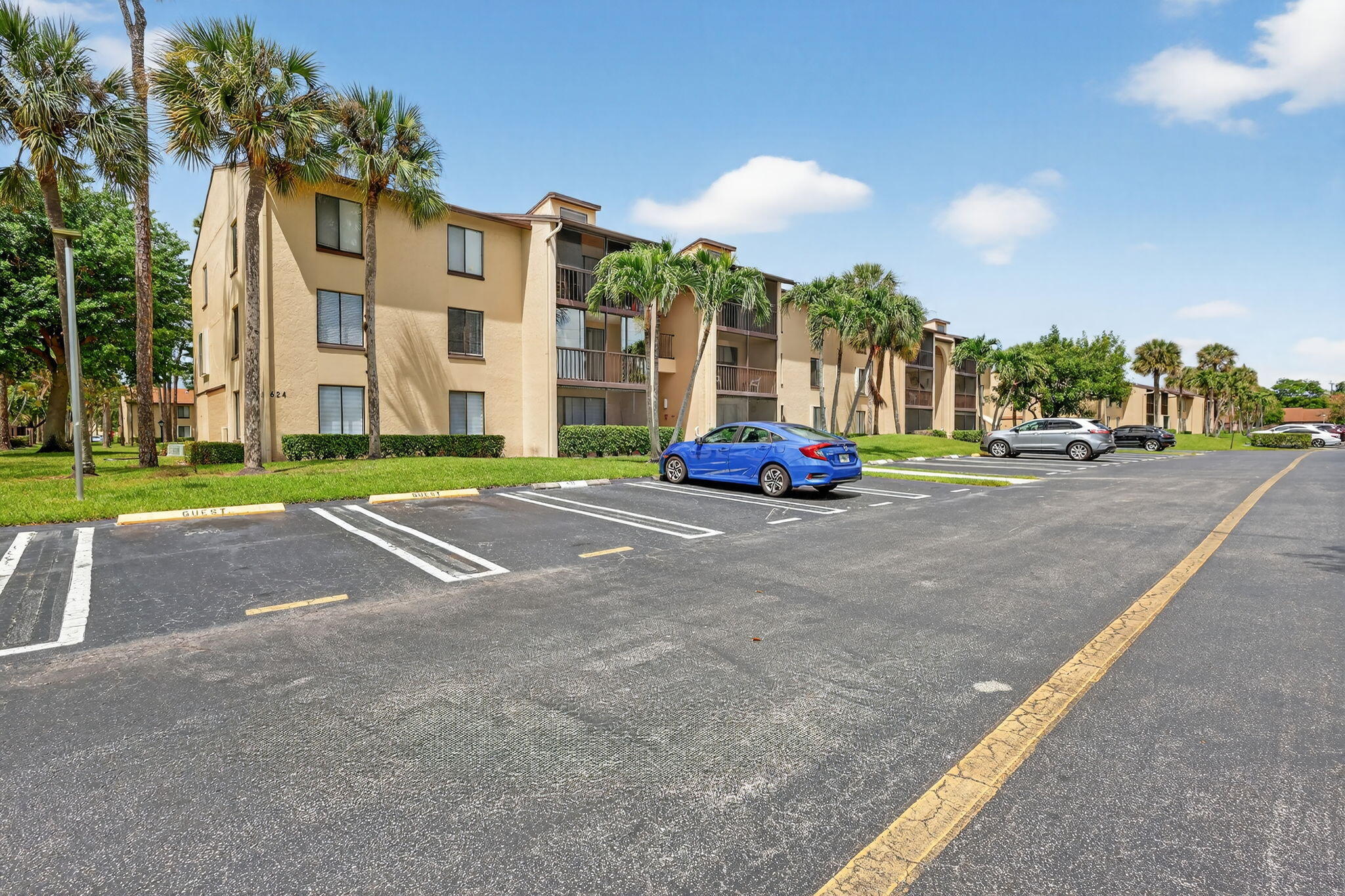 624 Sea Pine Way B3 Property Photo 3
