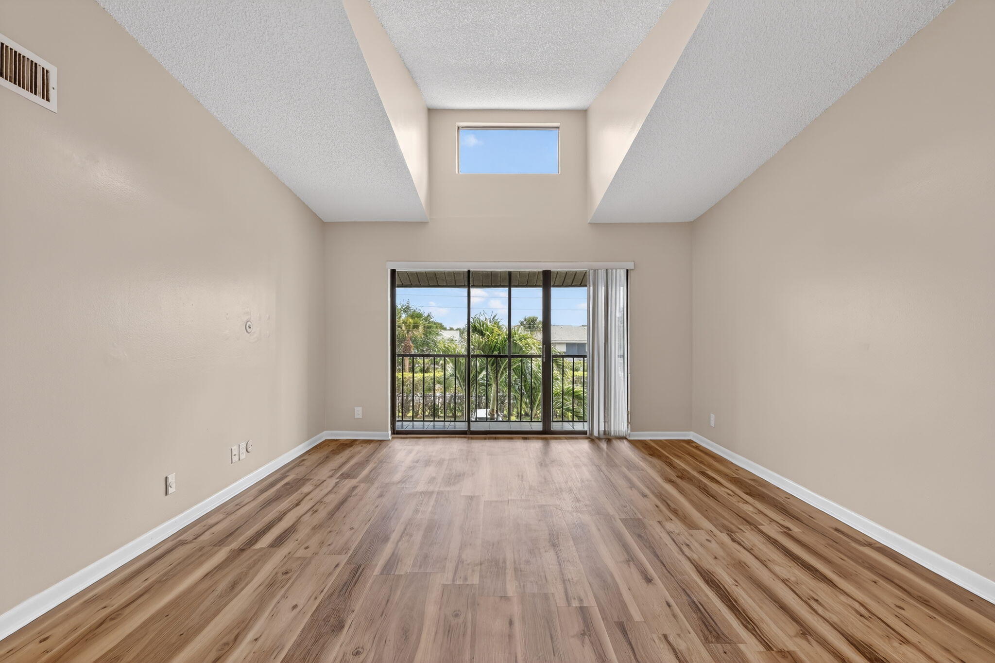 624 Sea Pine Way B3 Property Photo 9