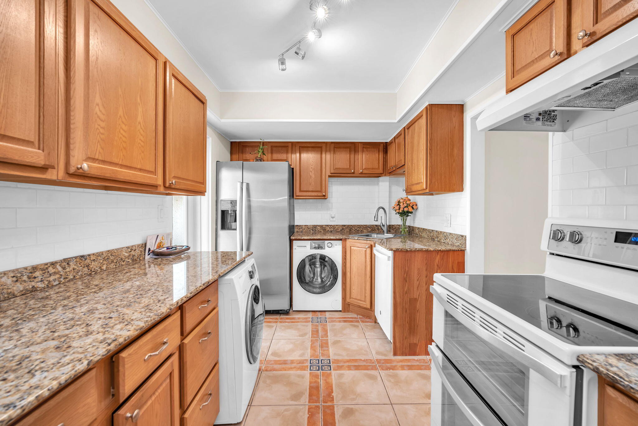 1823 Presidential Way E101 Property Photo 19