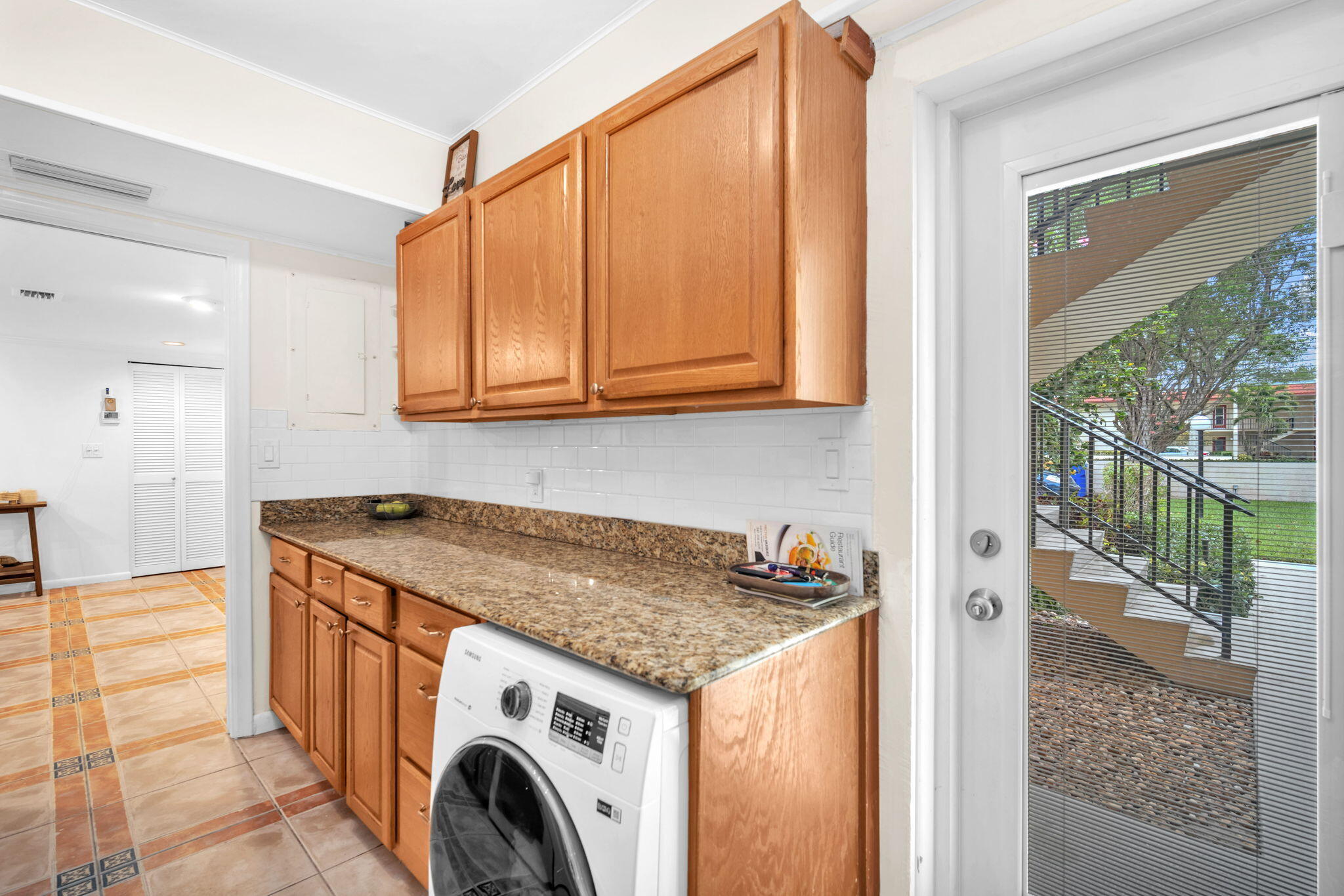 1823 Presidential Way E101 Property Photo 23