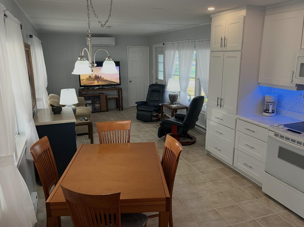4261 Meadow View Drive Property Photo 13
