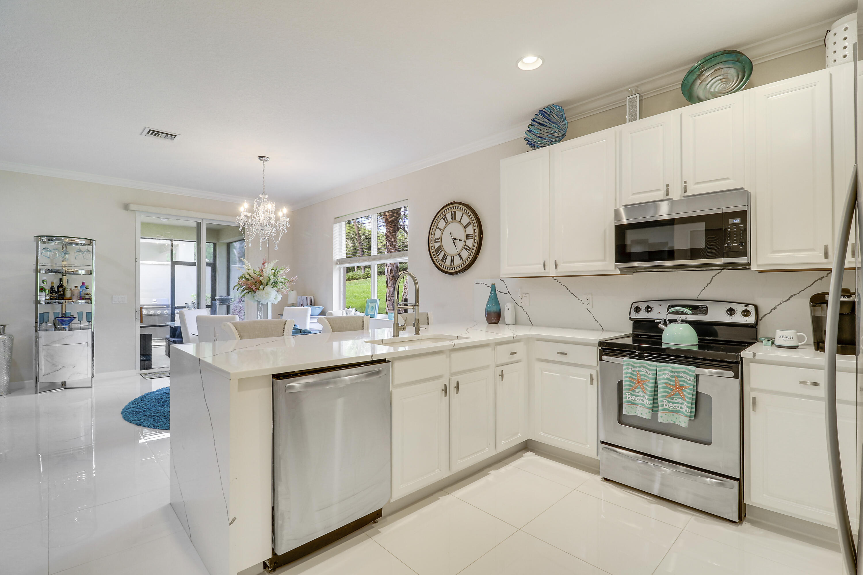 10118 Sw Canossa Way Property Photo 10