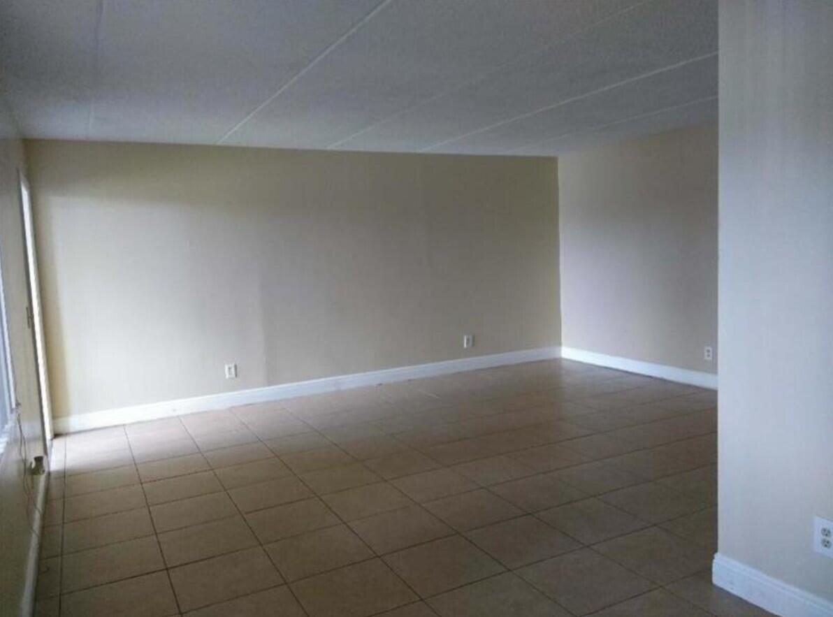 1205 Meadows Circle Property Photo 3