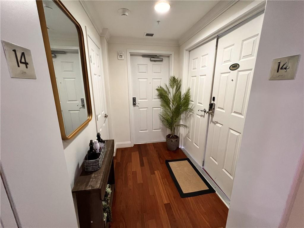 100 S Birch Road 1403f Property Photo 8
