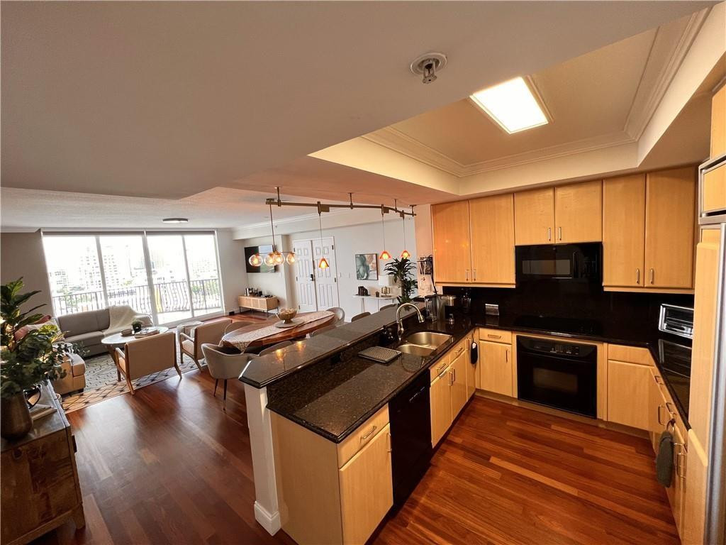 100 S Birch Road 1403f Property Photo 15
