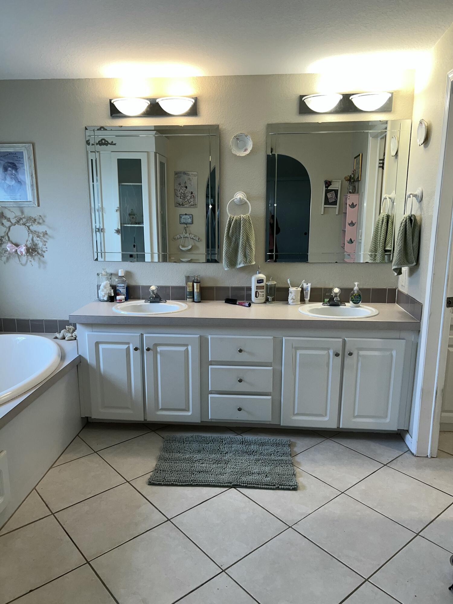 3042 5 Iron Drive Property Photo 14