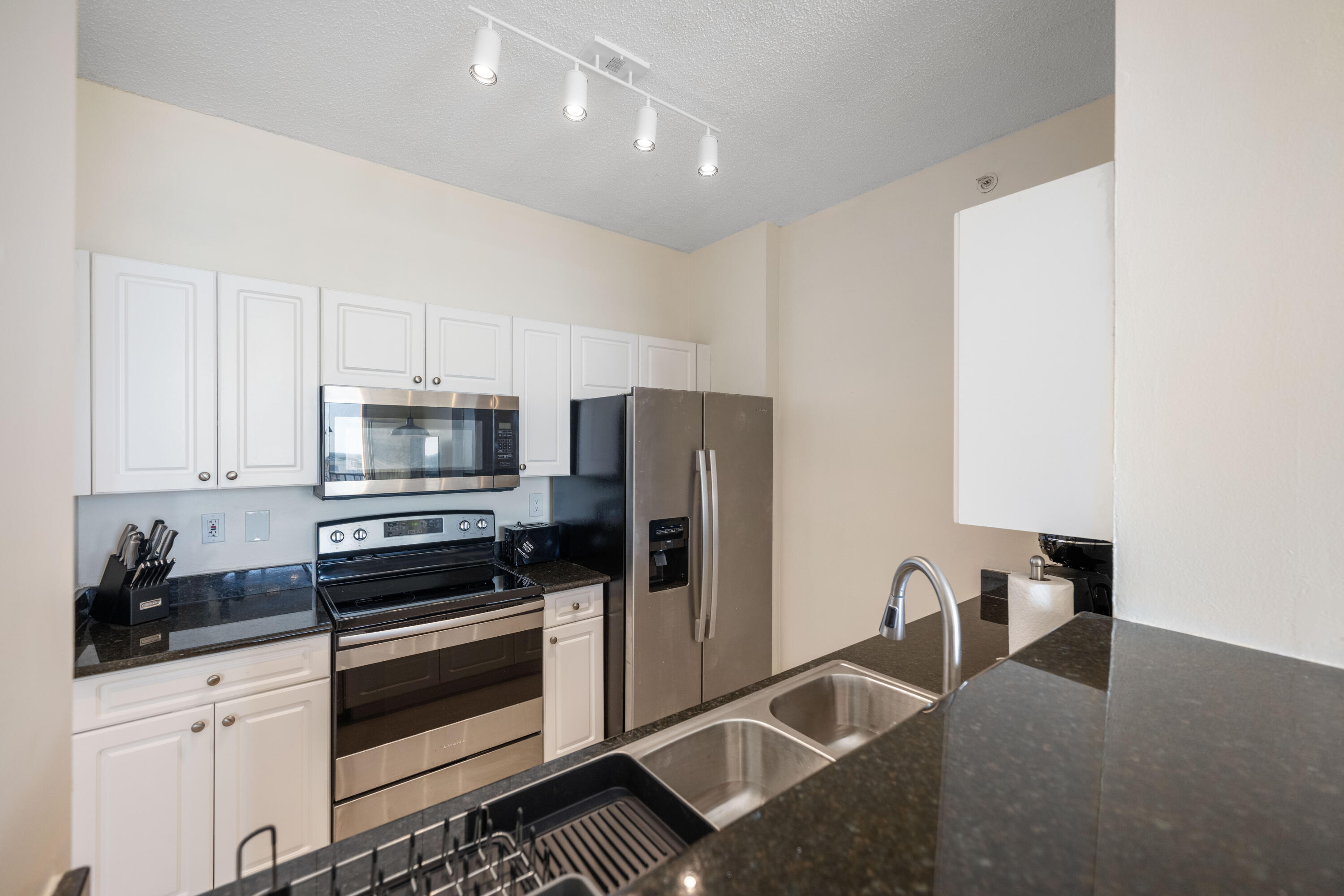 651 Okeechobee Boulevard 1107 Property Photo 10