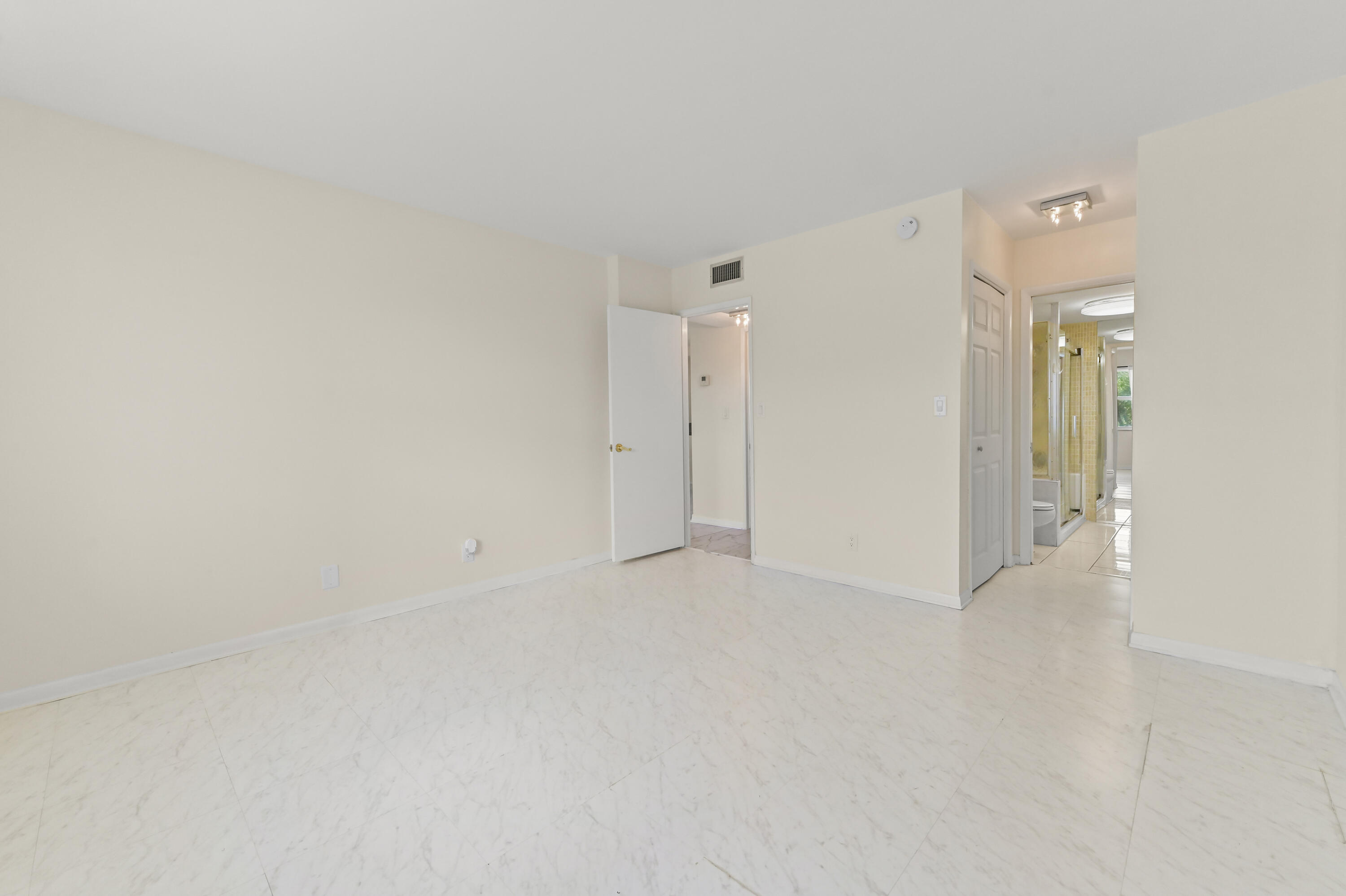 1630 N Ocean Boulevard 215 Property Photo 28
