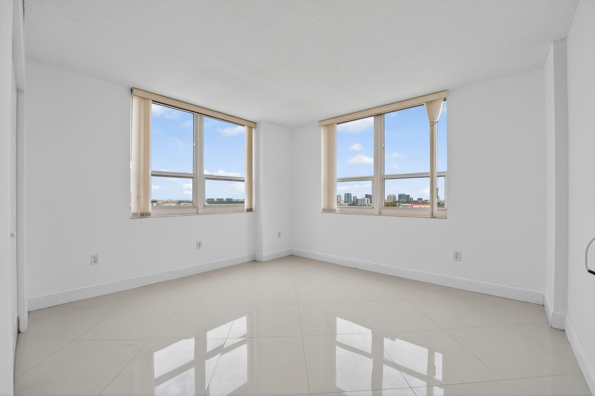 3232 Coral Way 1601 Property Photo 12