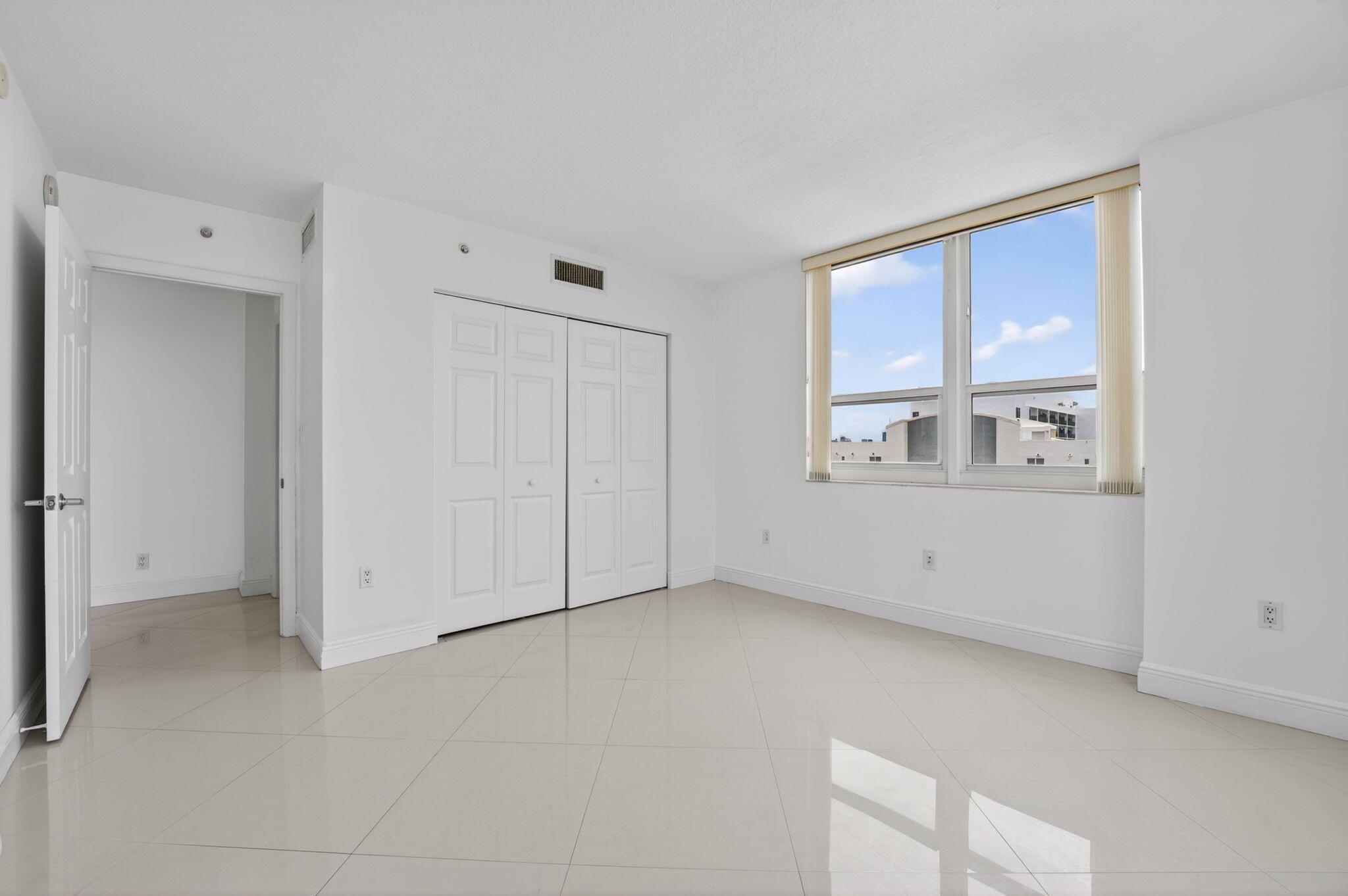 3232 Coral Way 1601 Property Photo 13