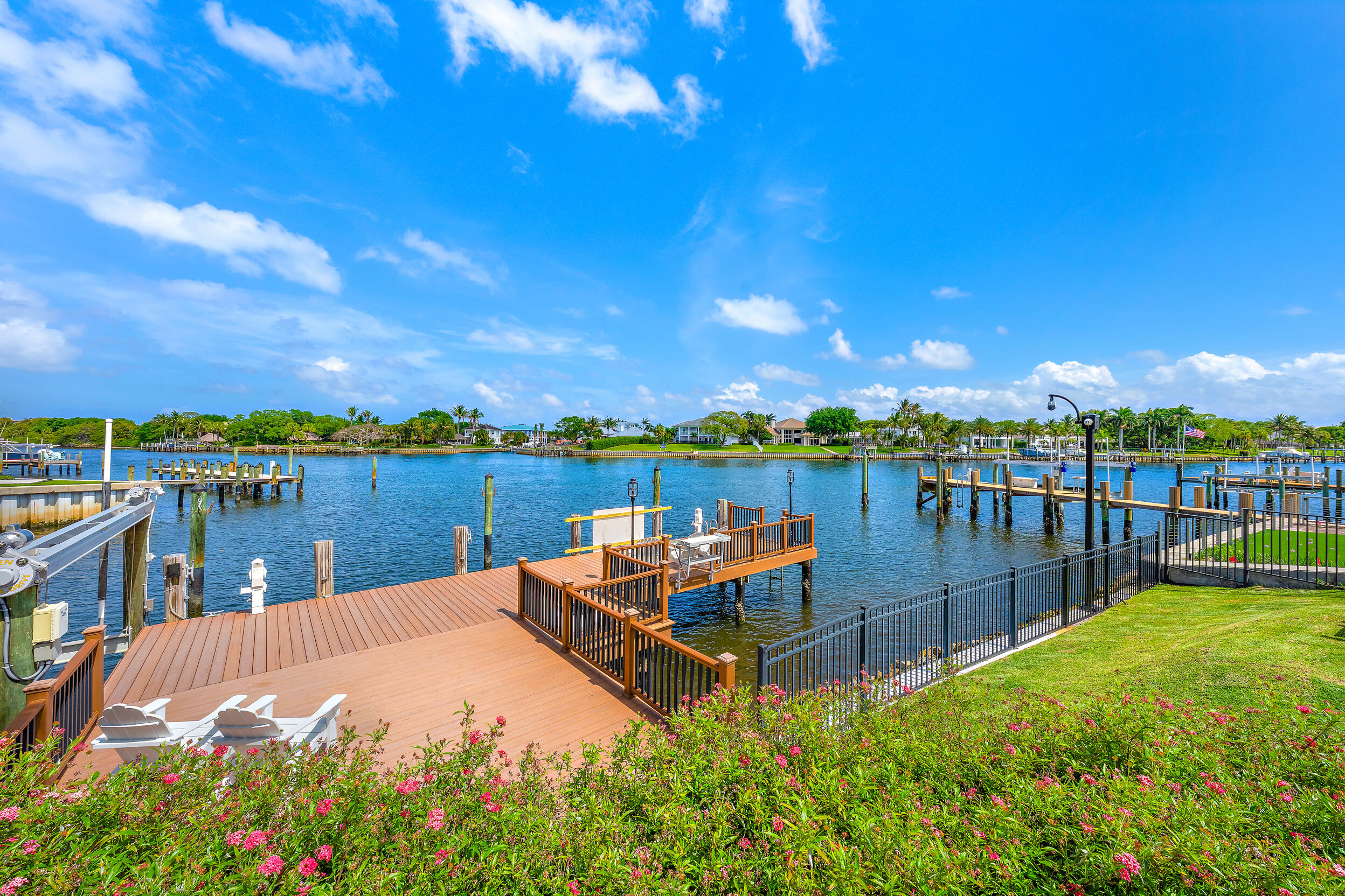 12864 S Shore Drive Property Photo 1