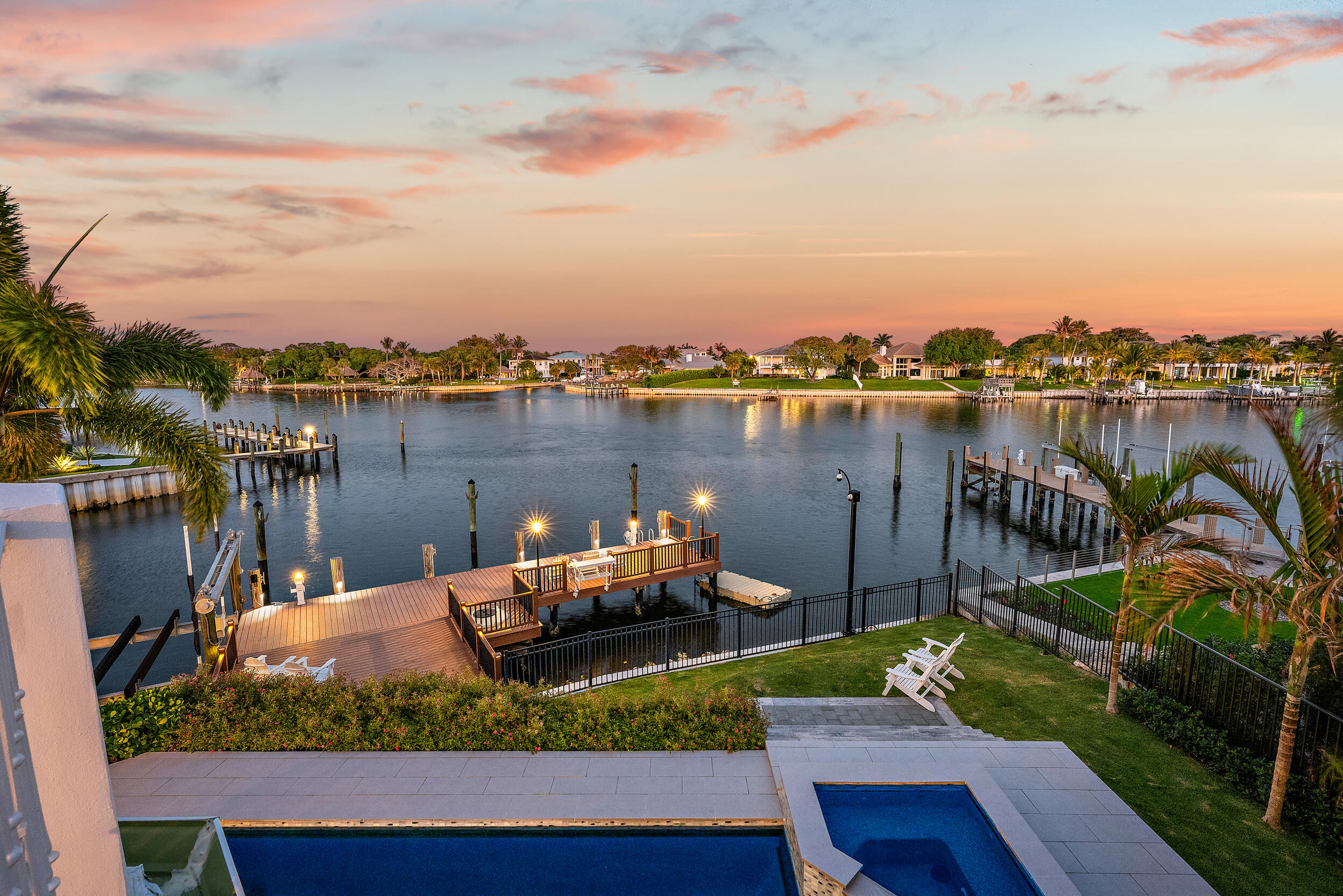 12864 S Shore Drive Property Photo 4