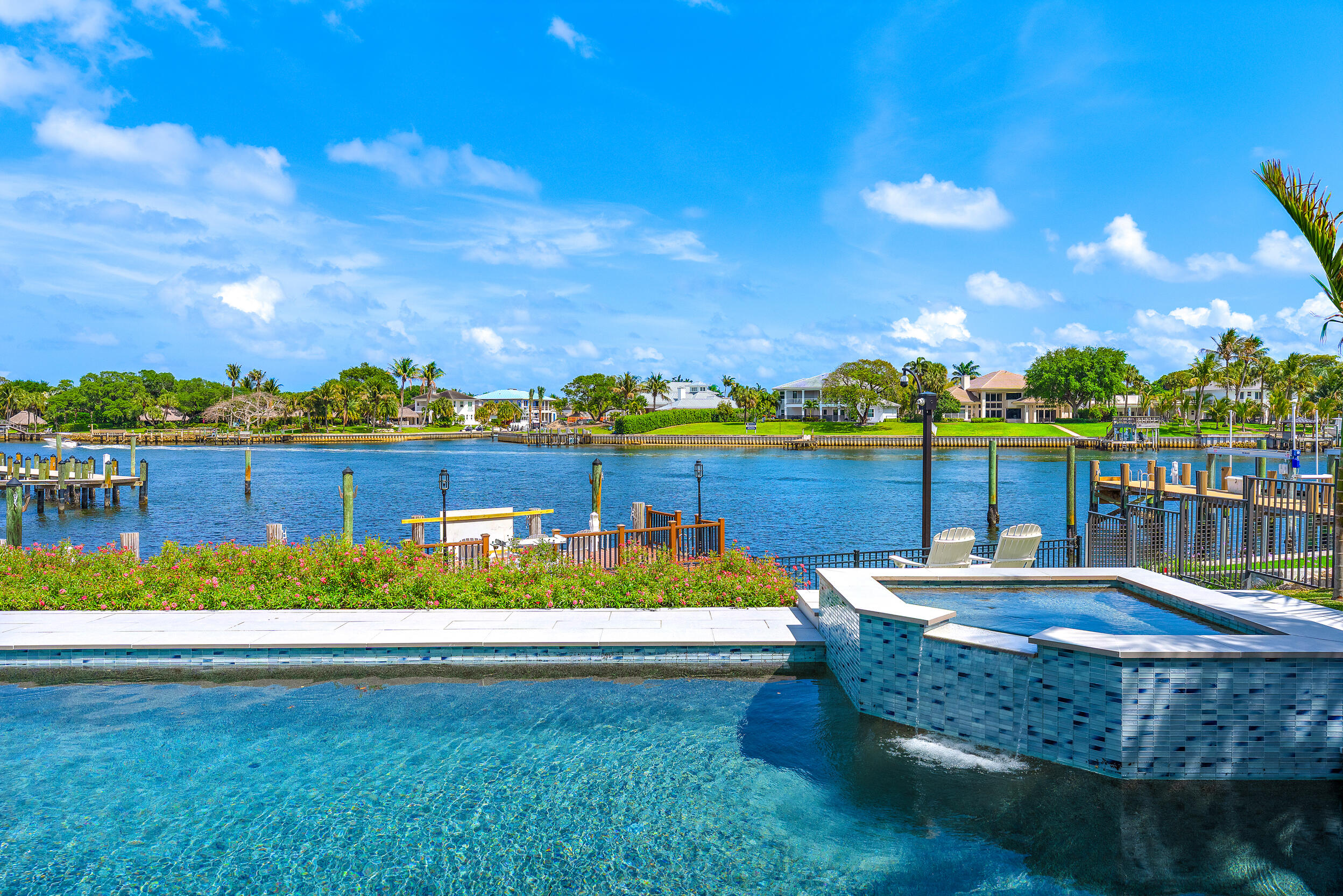 12864 S Shore Drive Property Photo 5