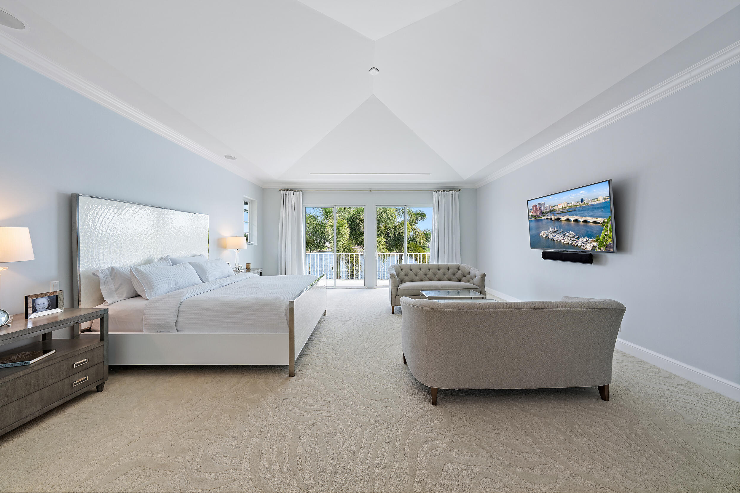 12864 S Shore Drive Property Photo 10