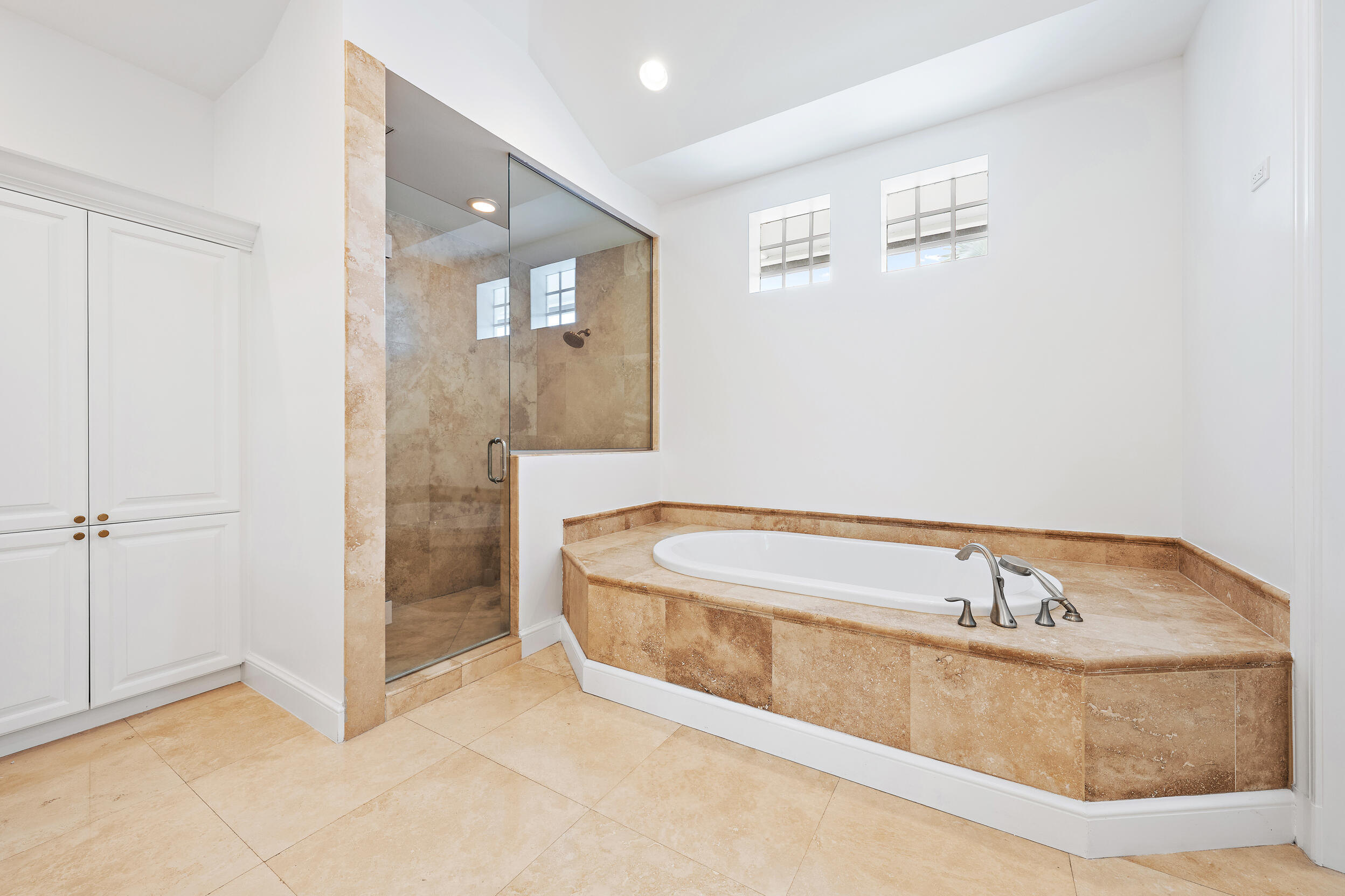 12864 S Shore Drive Property Photo 11