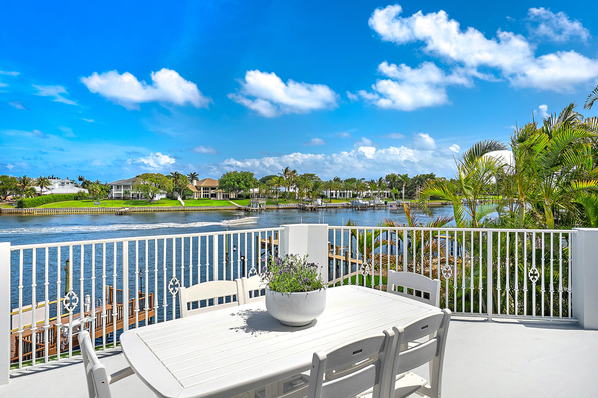 12864 S Shore Drive Property Photo 13