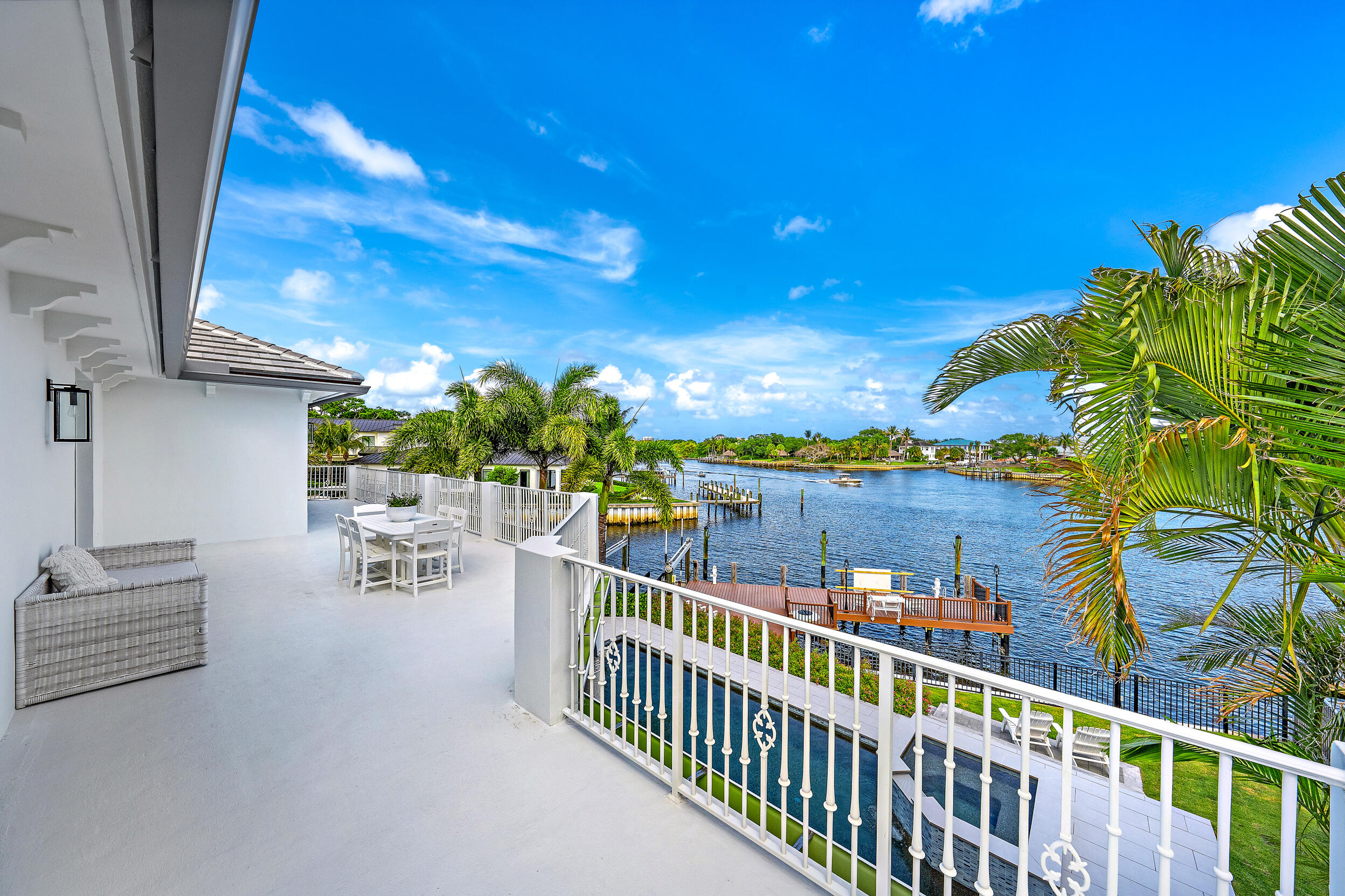 12864 S Shore Drive Property Photo 16