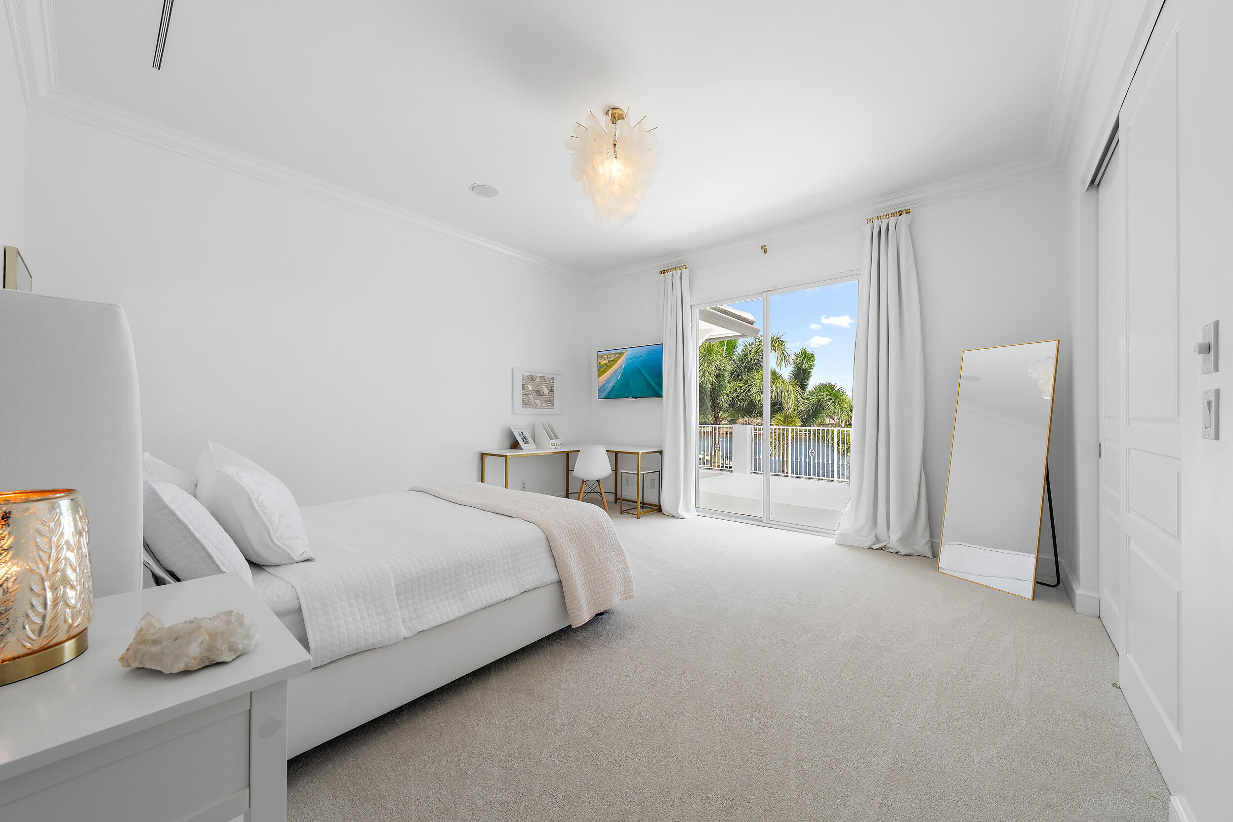 12864 S Shore Drive Property Photo 17