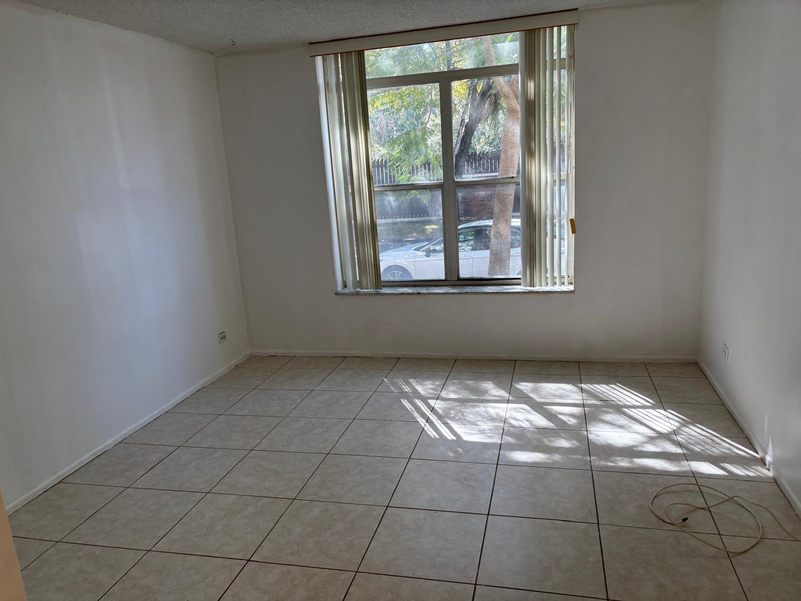 3650 Inverrary Drive 1k Property Photo 8