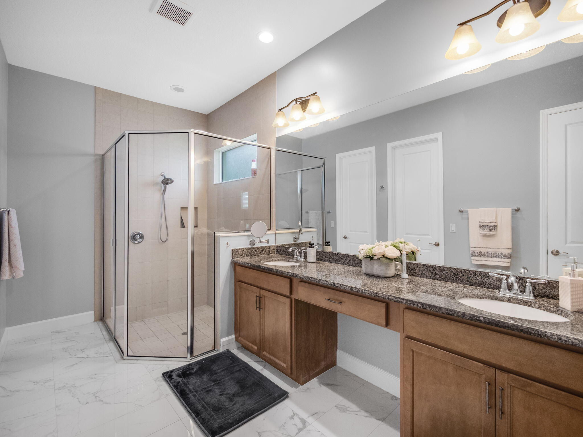 5857 Whippoorwill Circle Property Photo 7