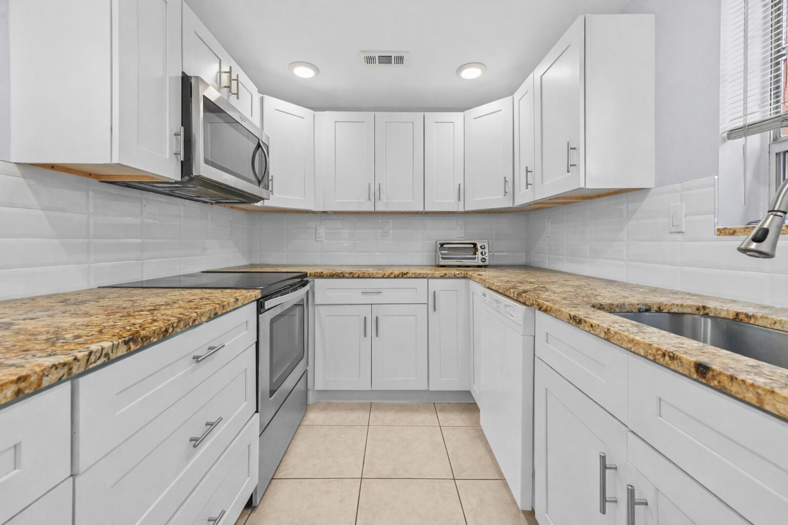 211 Piedmont E Property Photo 5