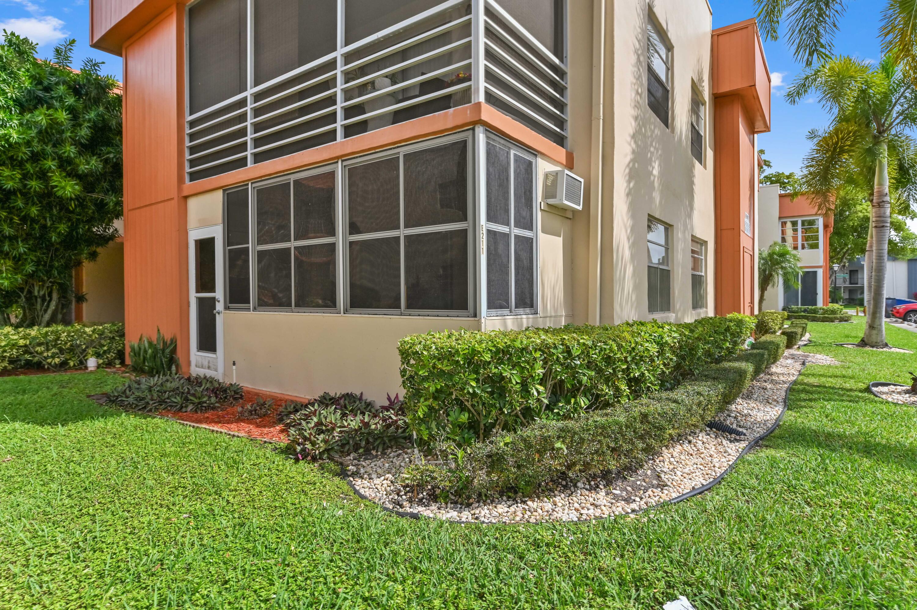 211 Piedmont E Property Photo 18