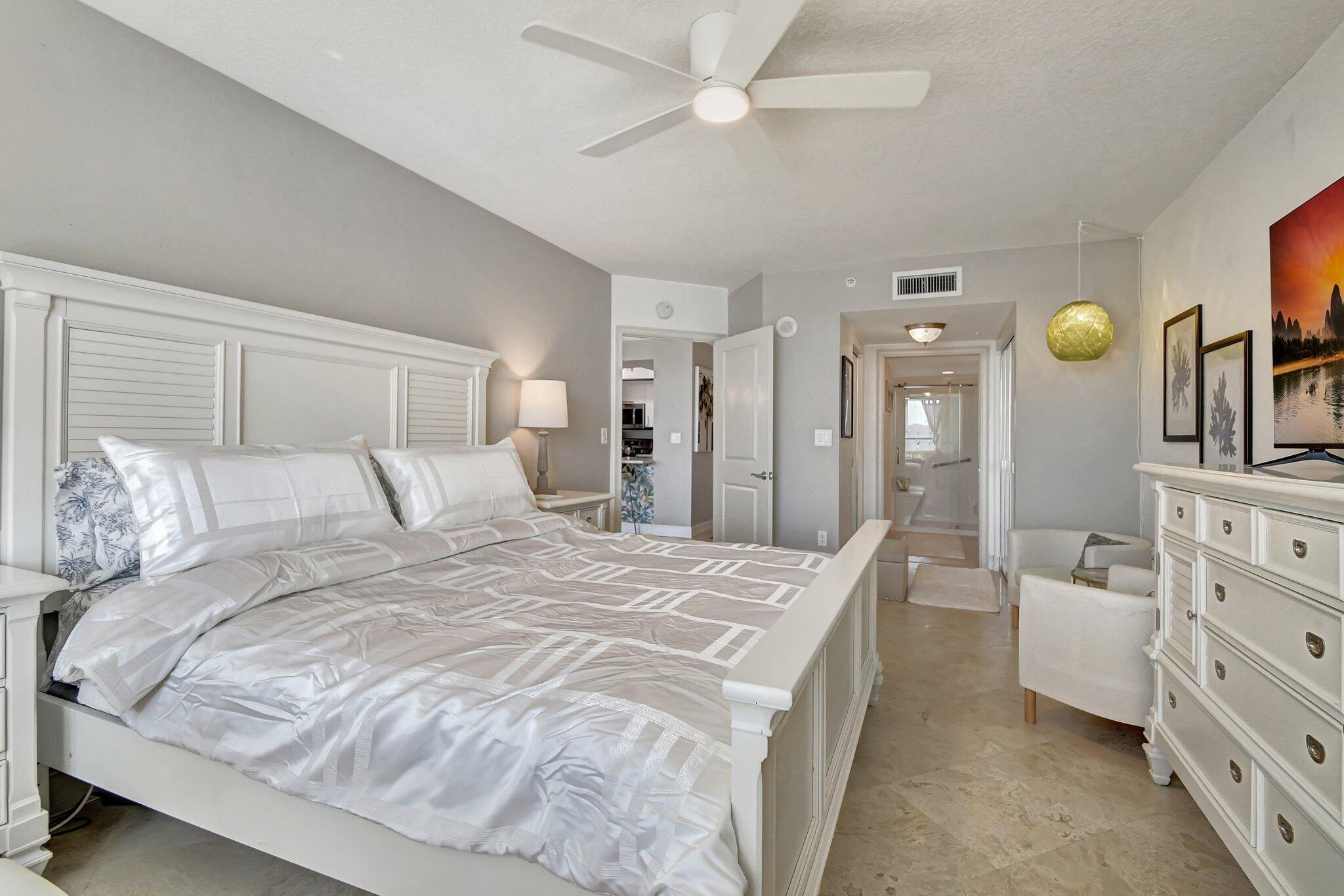 99 Se Mizner Boulevard 823 Property Photo 15