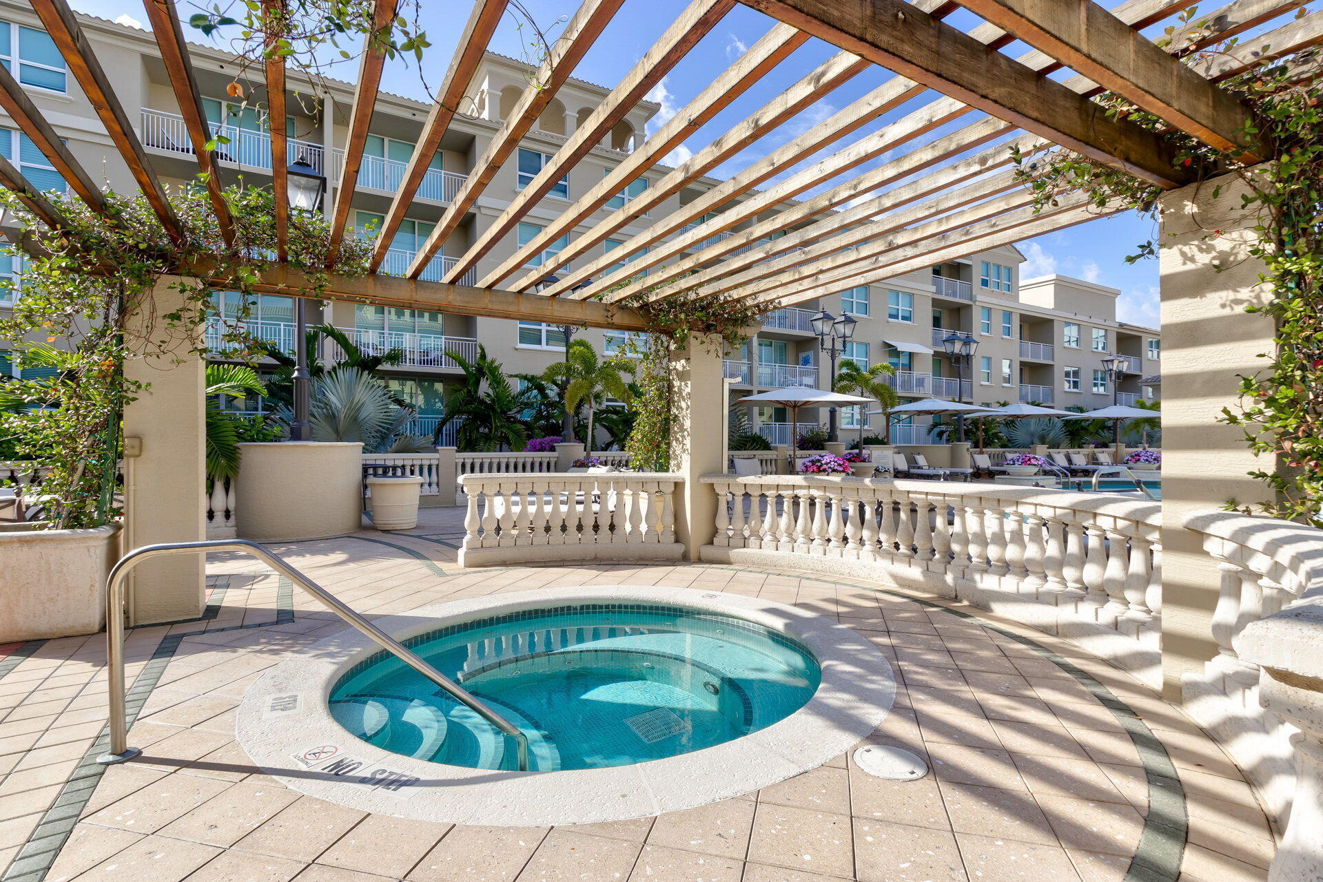 99 Se Mizner Boulevard 823 Property Photo 27