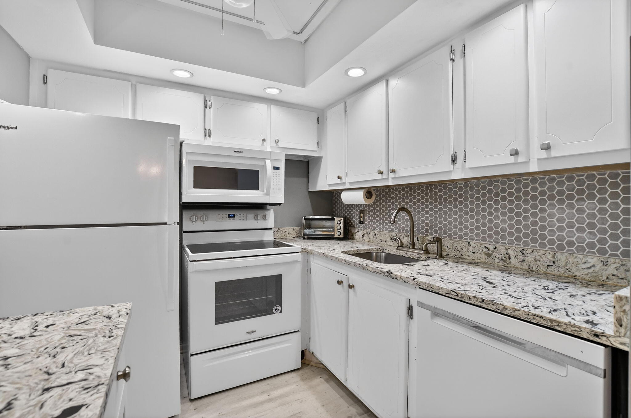 4038 Durham B Property Photo 1