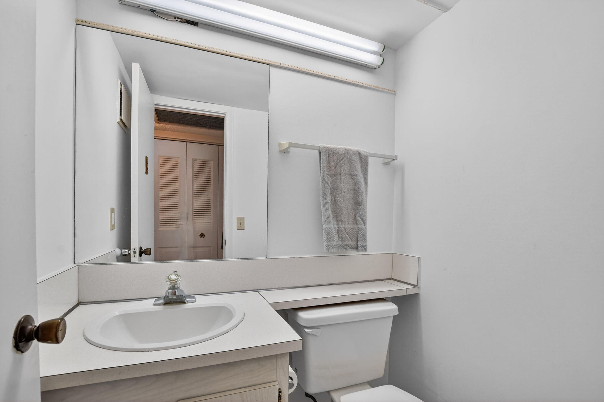 4038 Durham B Property Photo 11