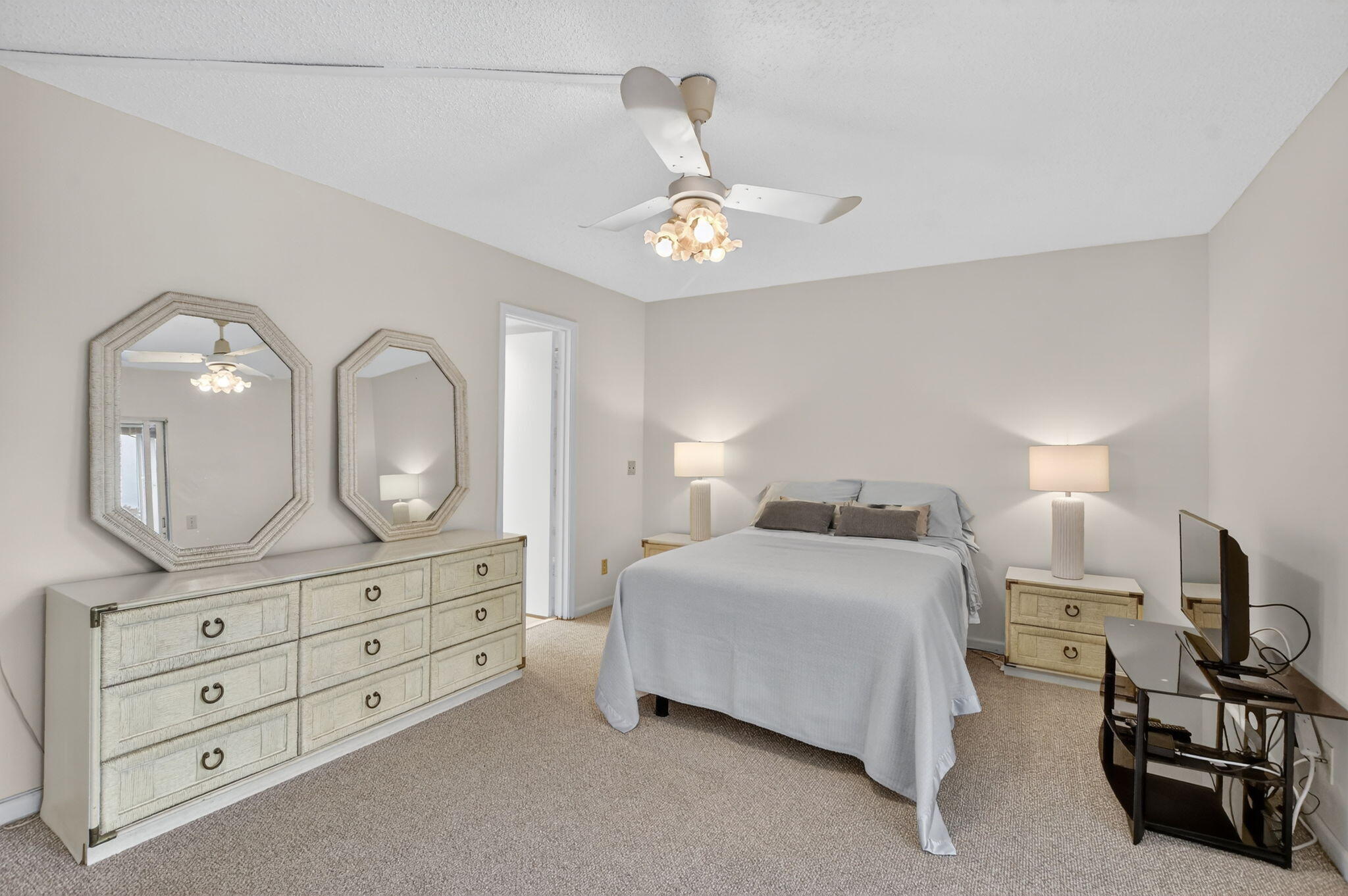 4038 Durham B Property Photo 14