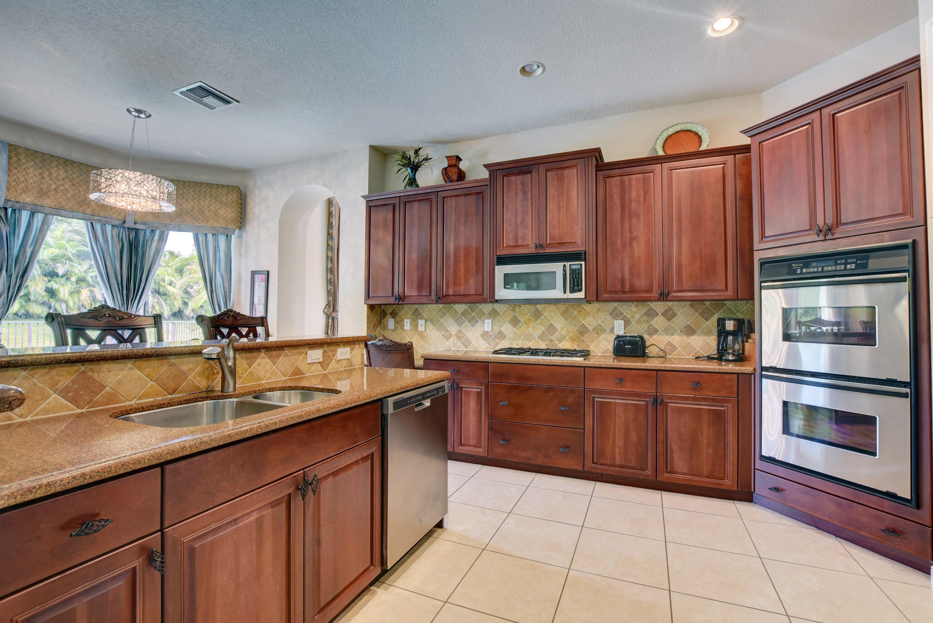 3424 Collonade Drive Property Photo 6
