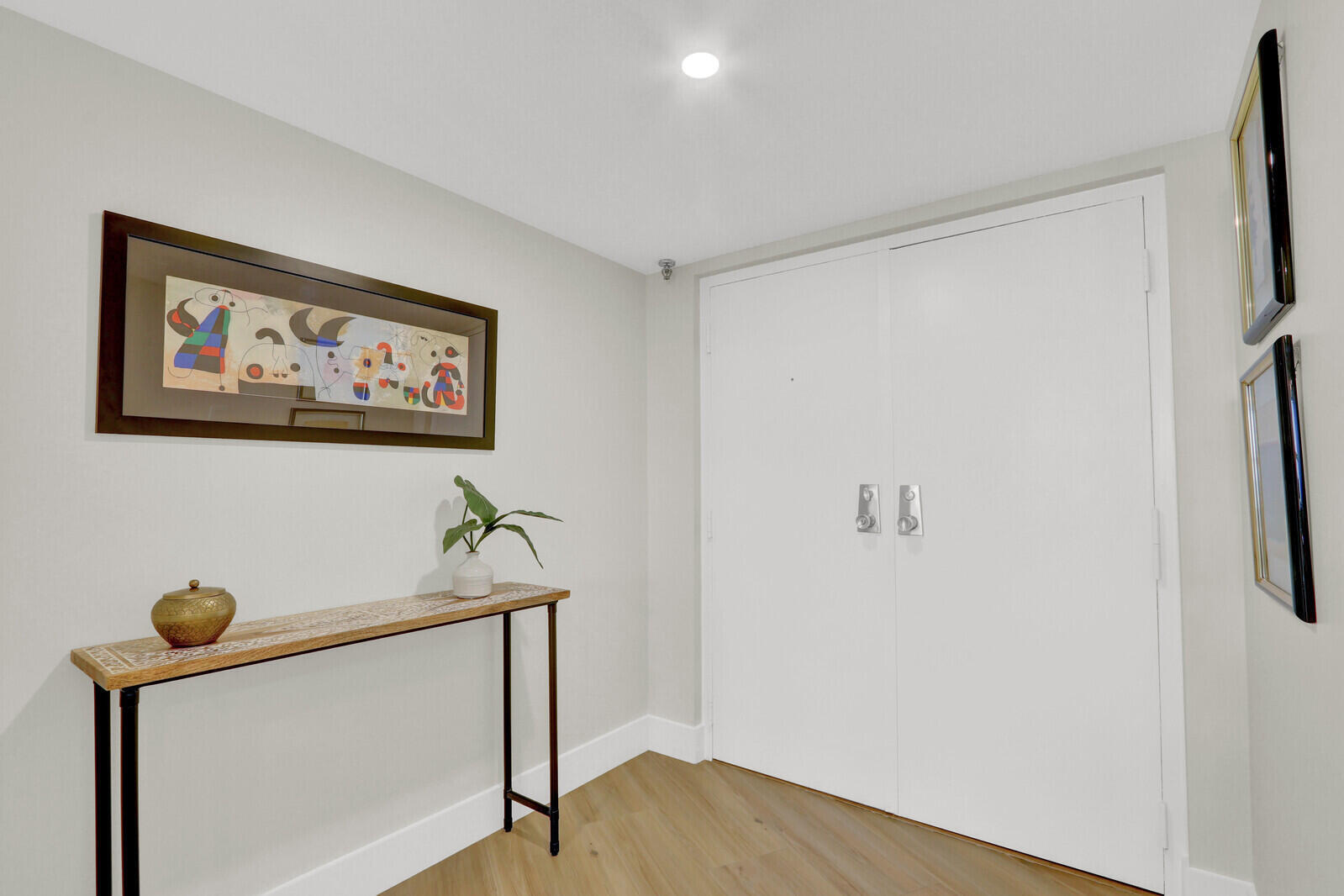 5420 N Ocean Drive 506 Property Photo 3