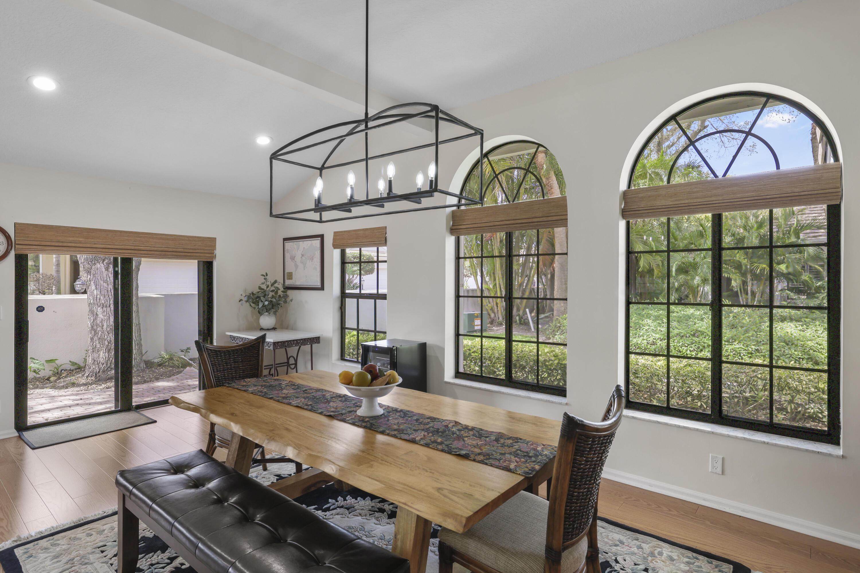 461 Coral Cove Drive Property Photo 6