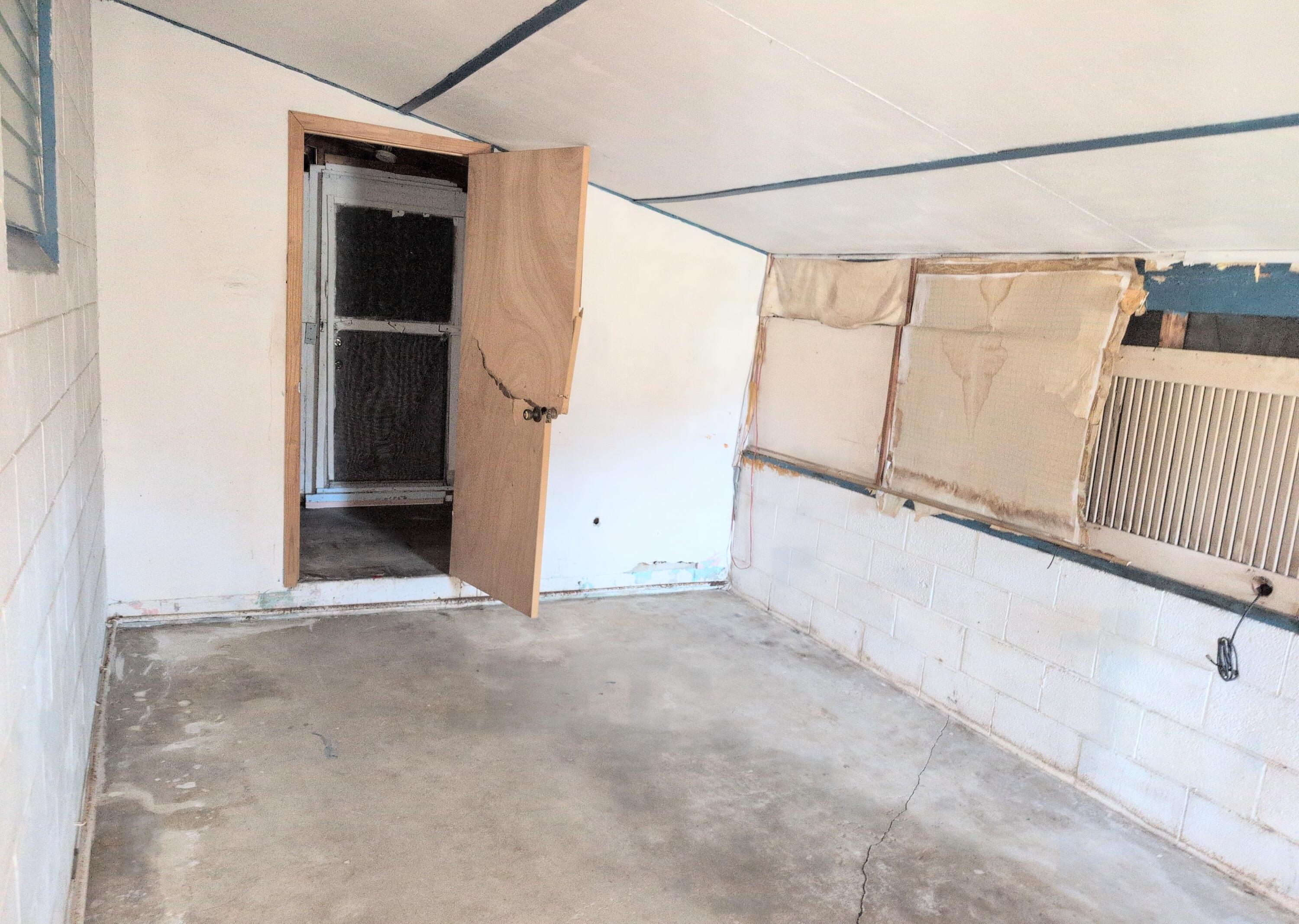1606 Avenue H Property Photo 9