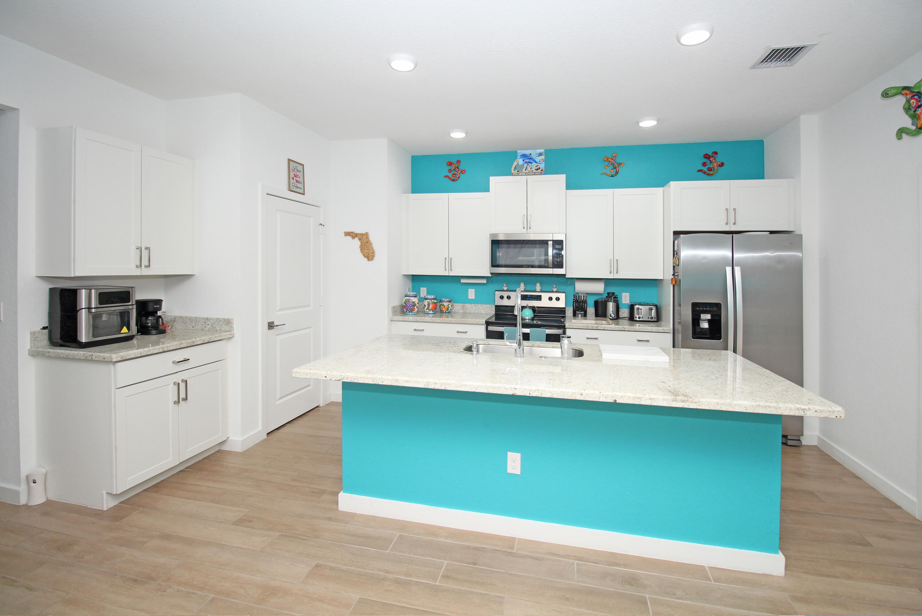 2549 Timber Forest Drive Property Photo 11