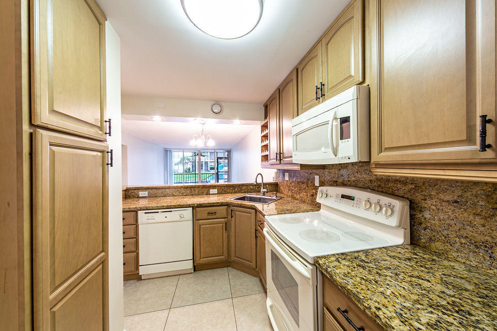 6 Royal Palm Way 102 Property Photo 6