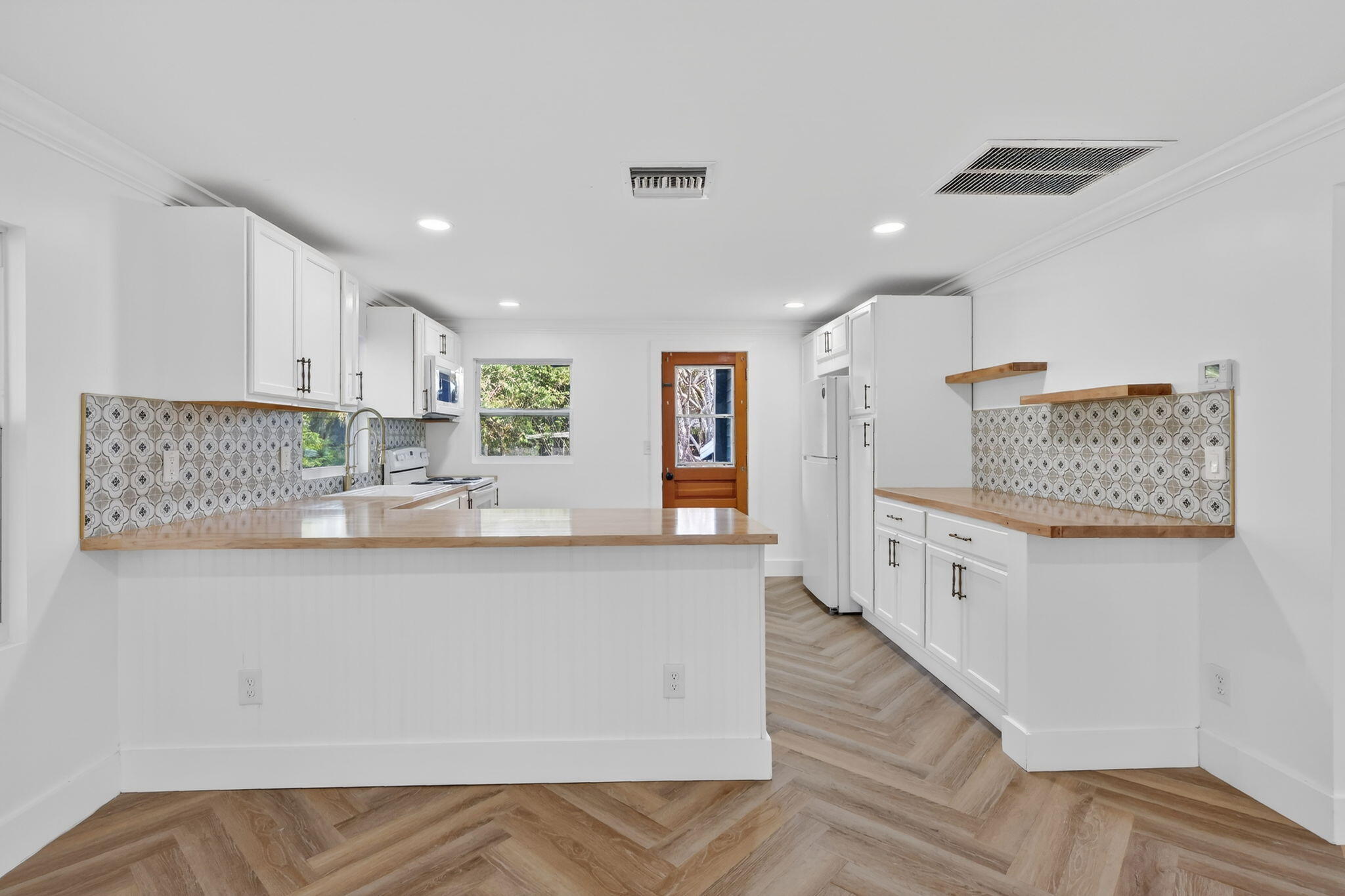2302 Cortez Boulevard Property Photo 8