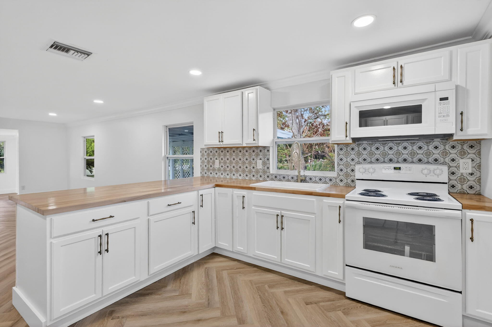 2302 Cortez Boulevard Property Photo 10