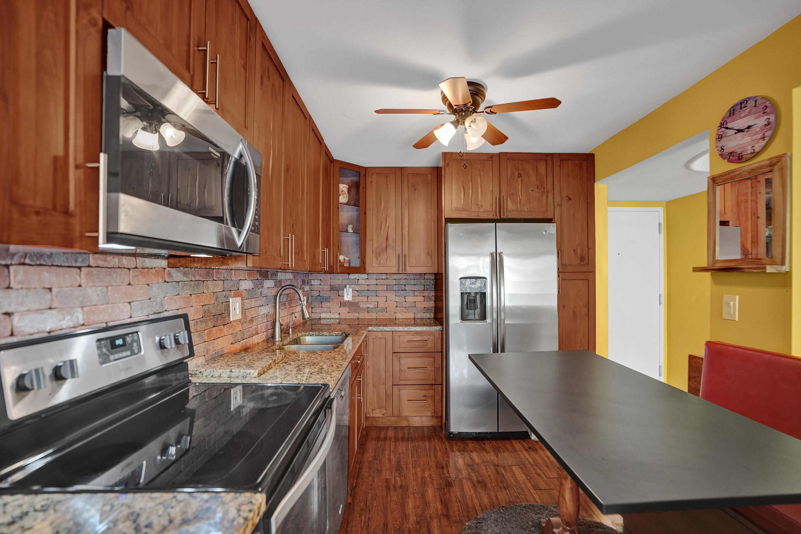 2301 S Ocean Drive 1408 Property Photo 17