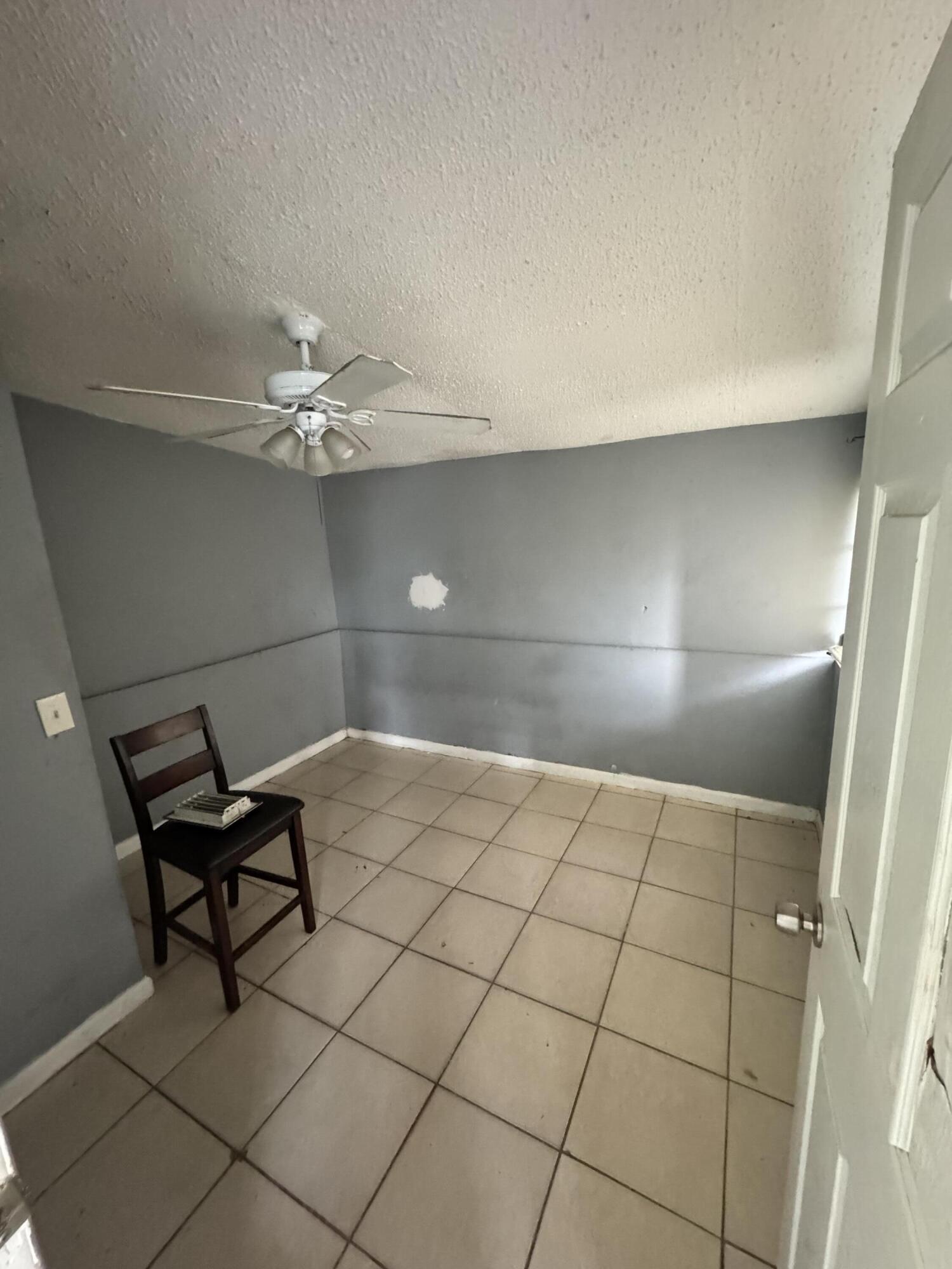243 Ne 39th Court Property Photo 5