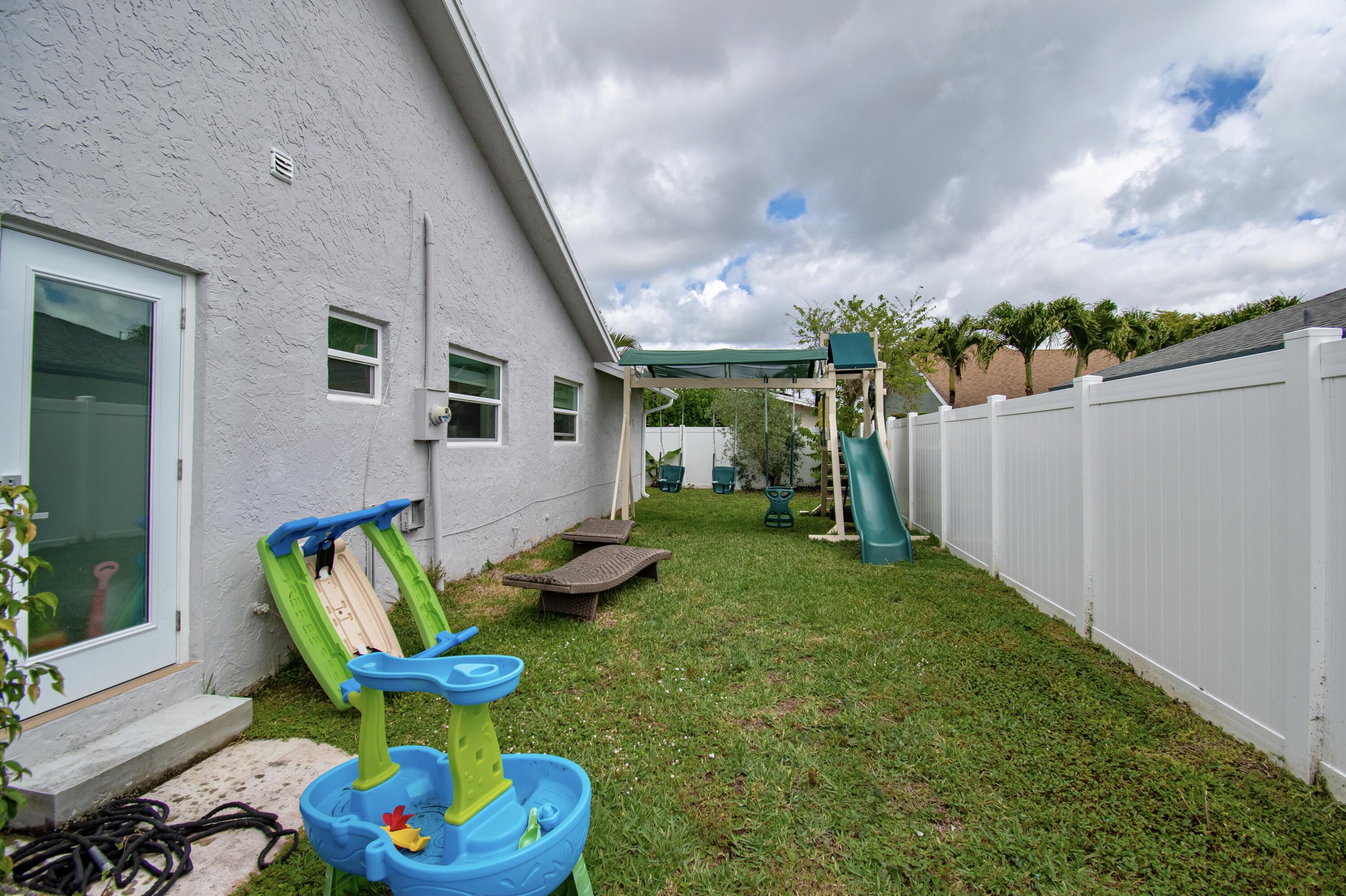 7484 Malibu Crescent Property Photo 54