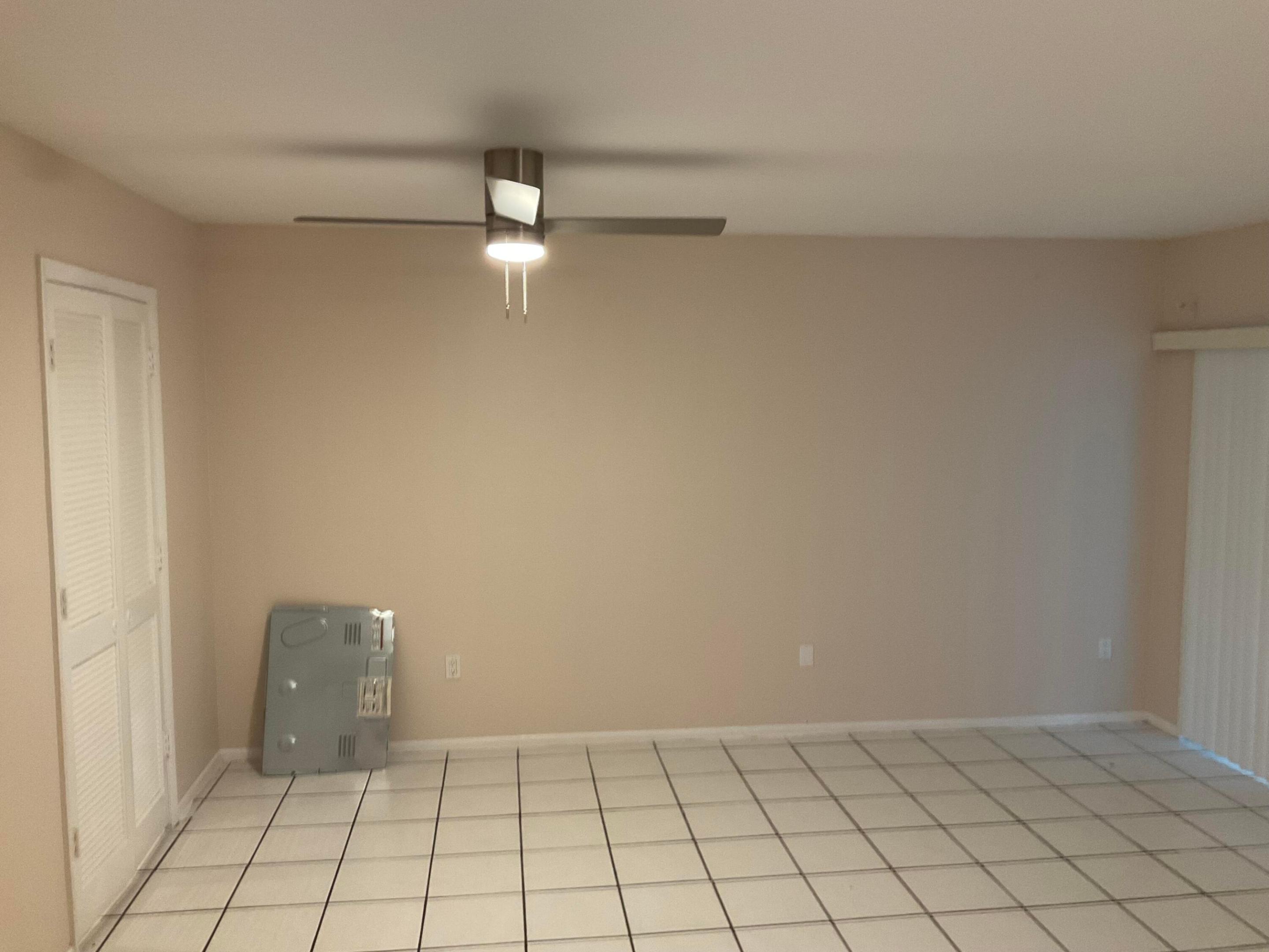 4008 Inverrary Drive G6 Property Photo 25