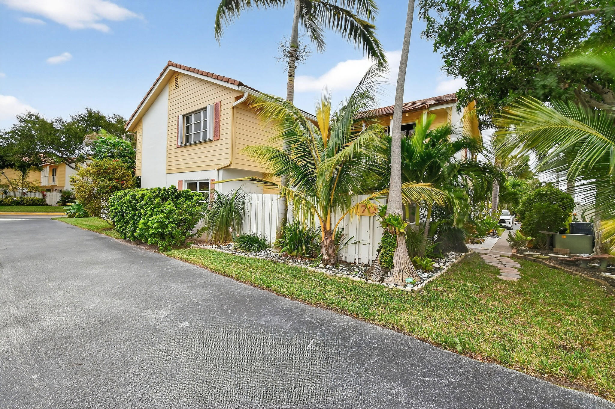 170 Seabreeze Circle Property Photo 1