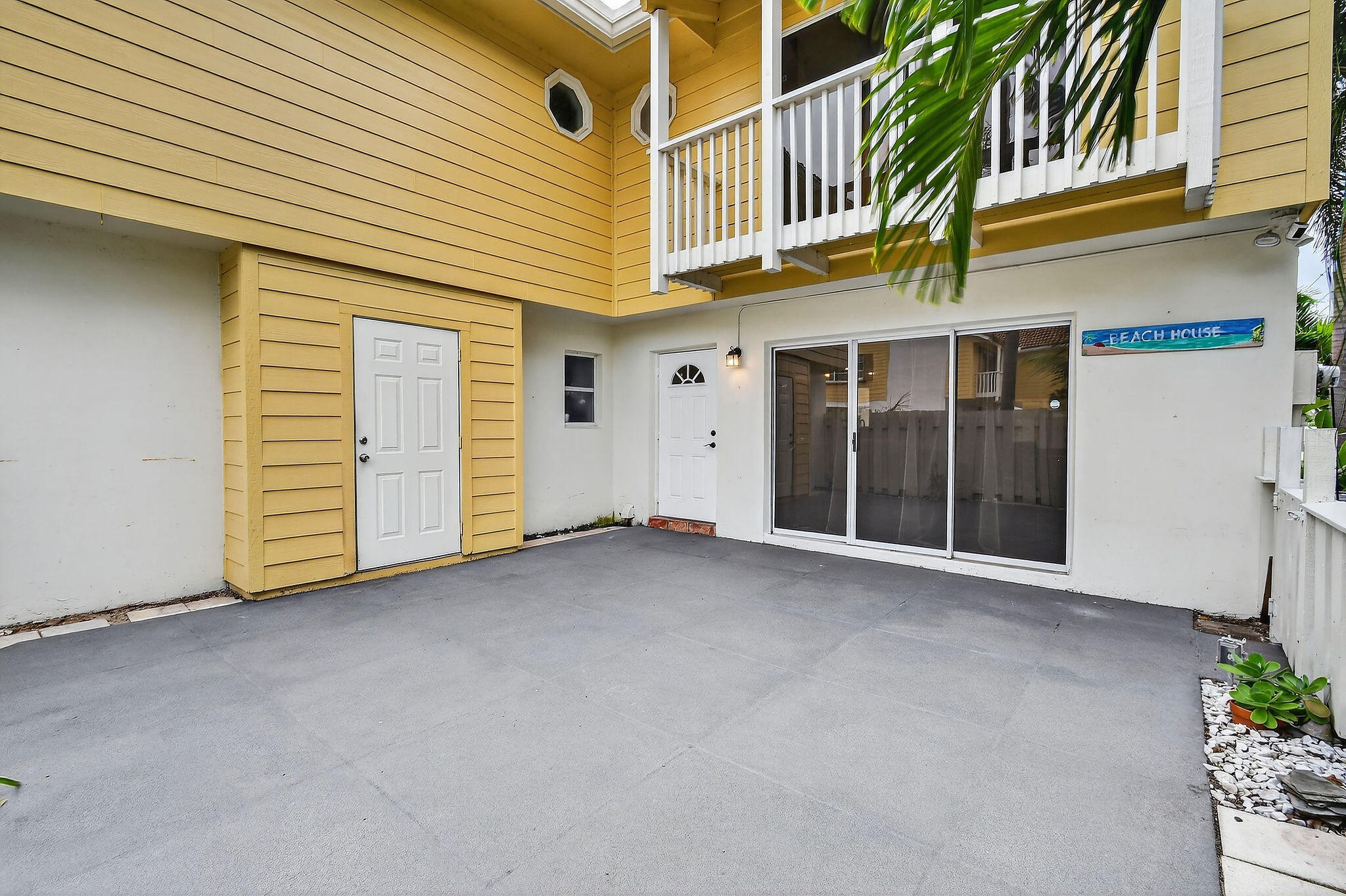 170 Seabreeze Circle Property Photo 4