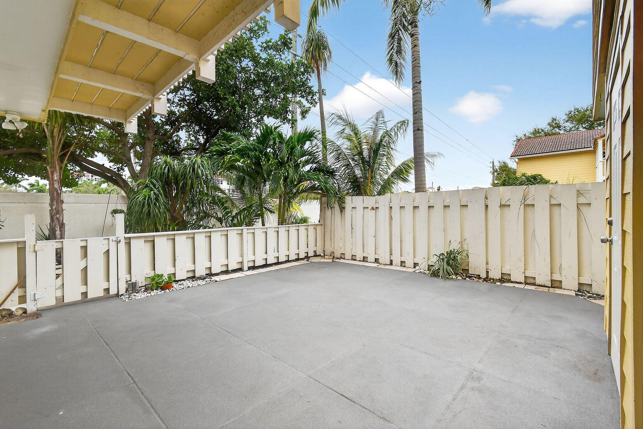 170 Seabreeze Circle Property Photo 9