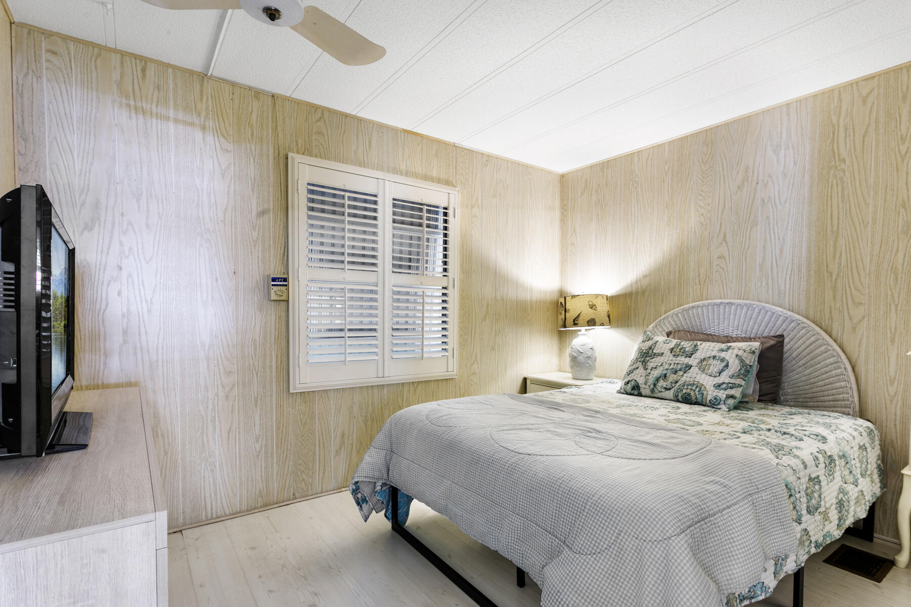 18007 Huapi Bay Property Photo 12