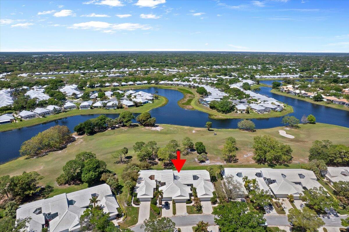 2424 SW Foxpoint Trail Property Photo 1