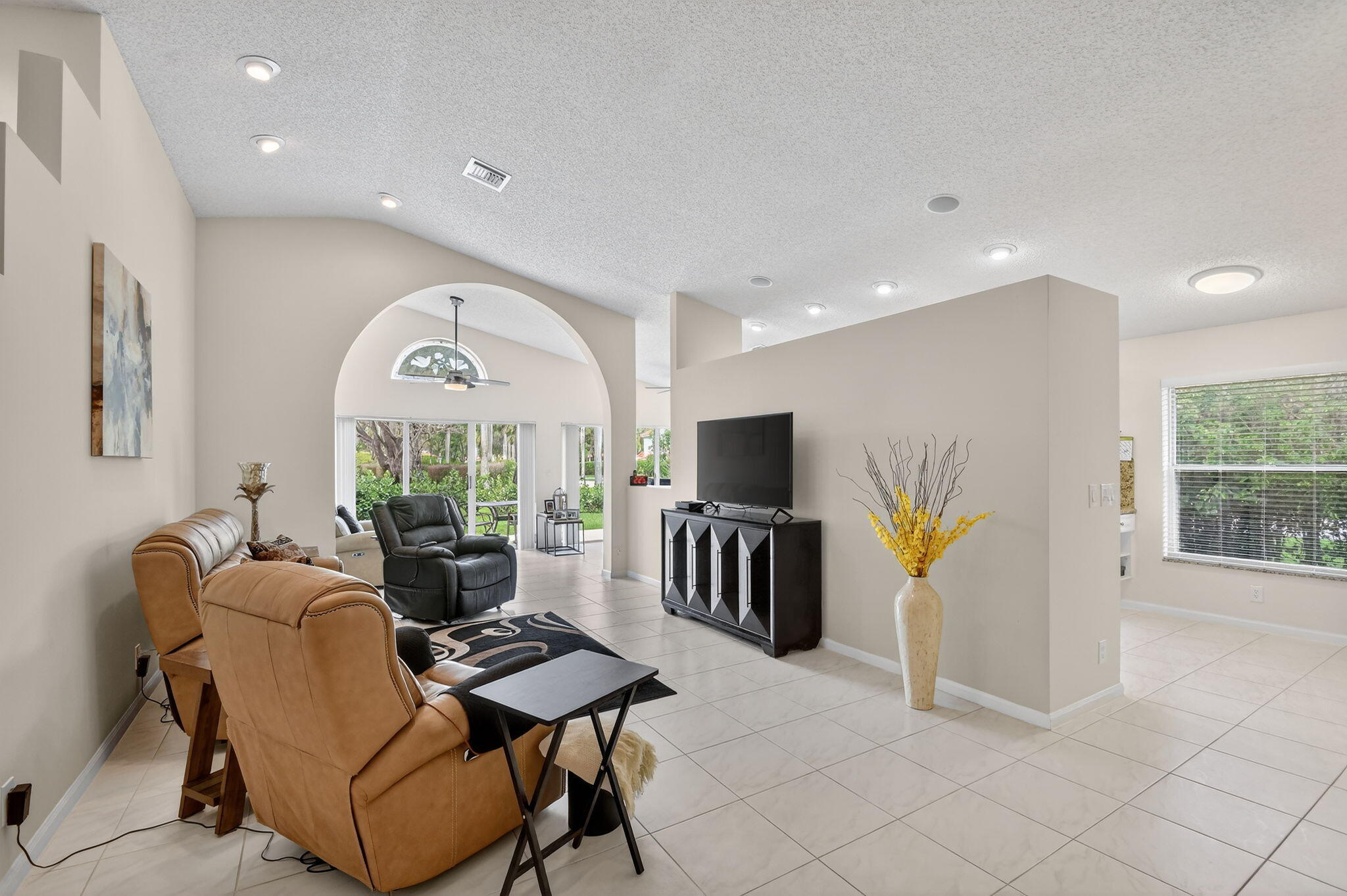 9718 Harbour Lake Circle Property Photo 2
